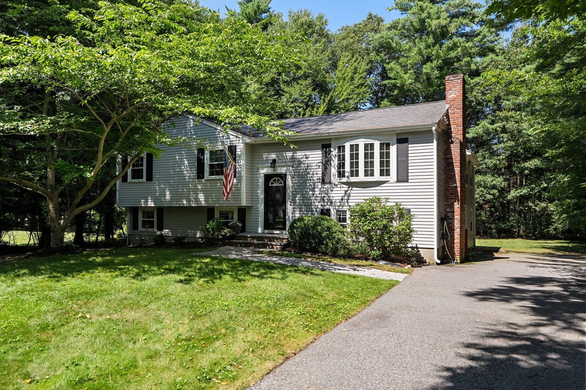 49 Old Farm Rd Property Photo 1