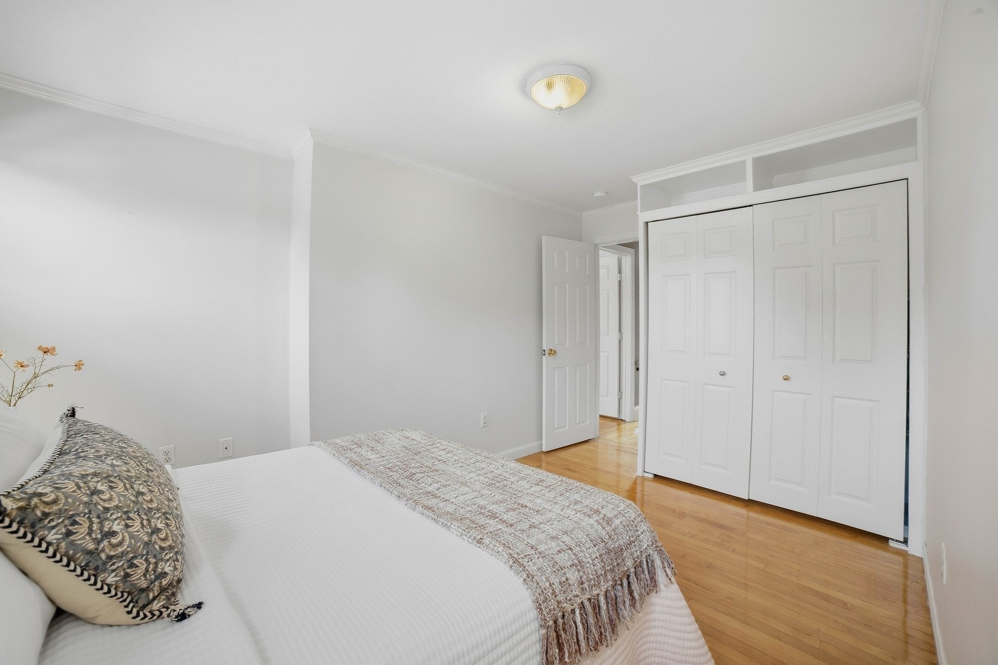 550 Sunderland Road Property Photo 17