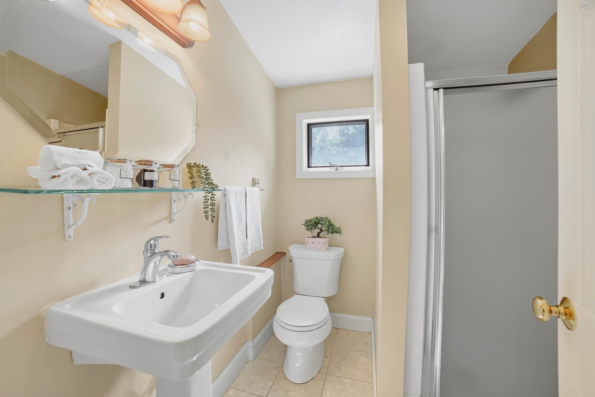 550 Sunderland Road Property Photo 19