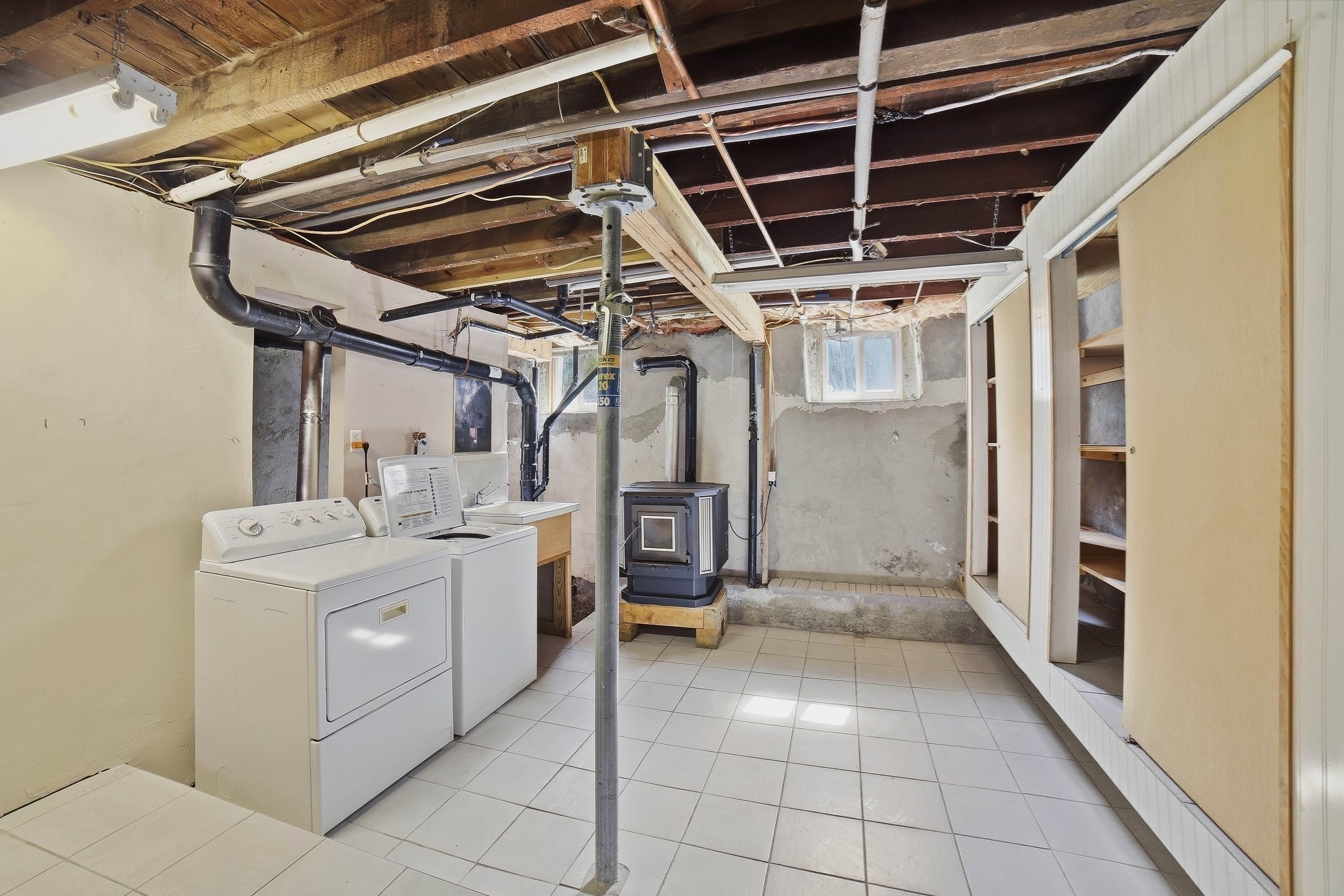 550 Sunderland Road Property Photo 22