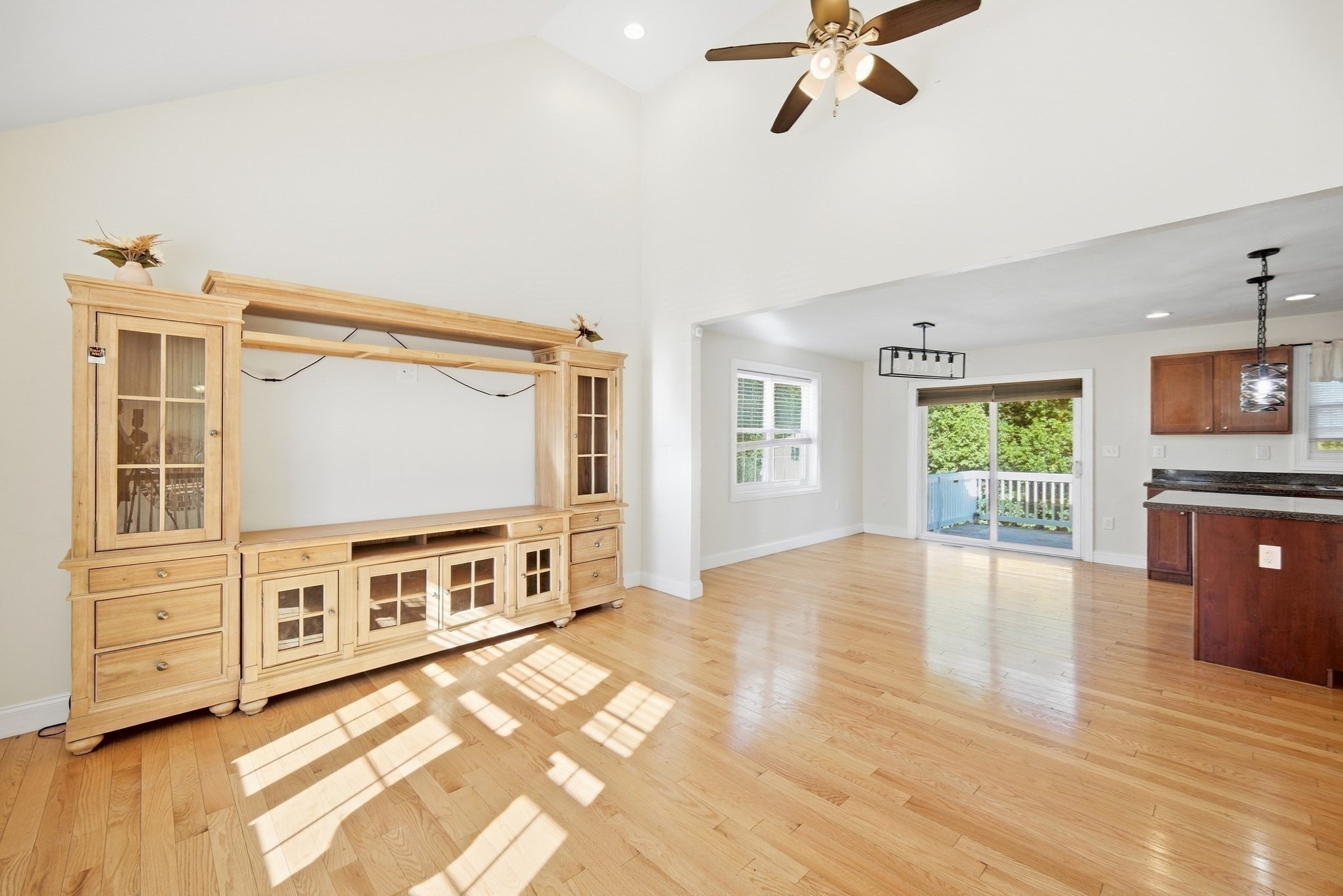 39 Mulberry St Property Photo 5