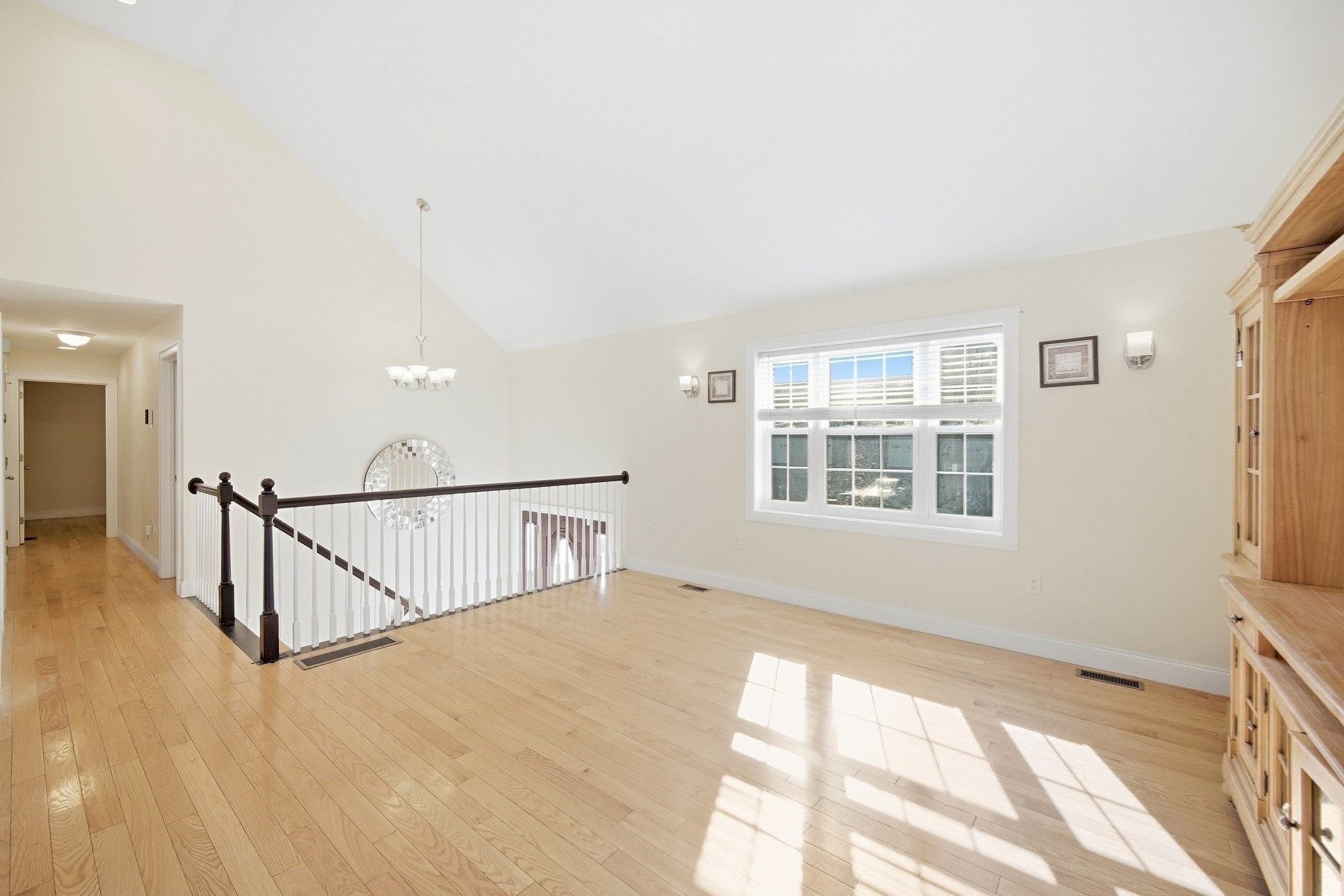39 Mulberry St Property Photo 6