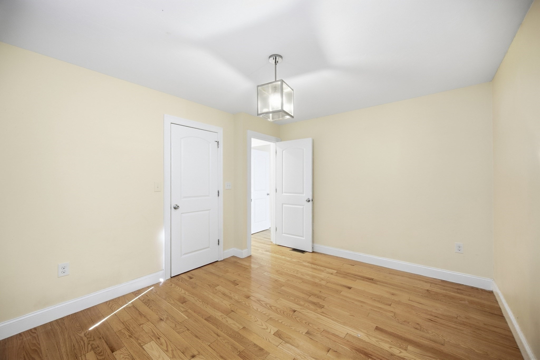 39 Mulberry St Property Photo 9