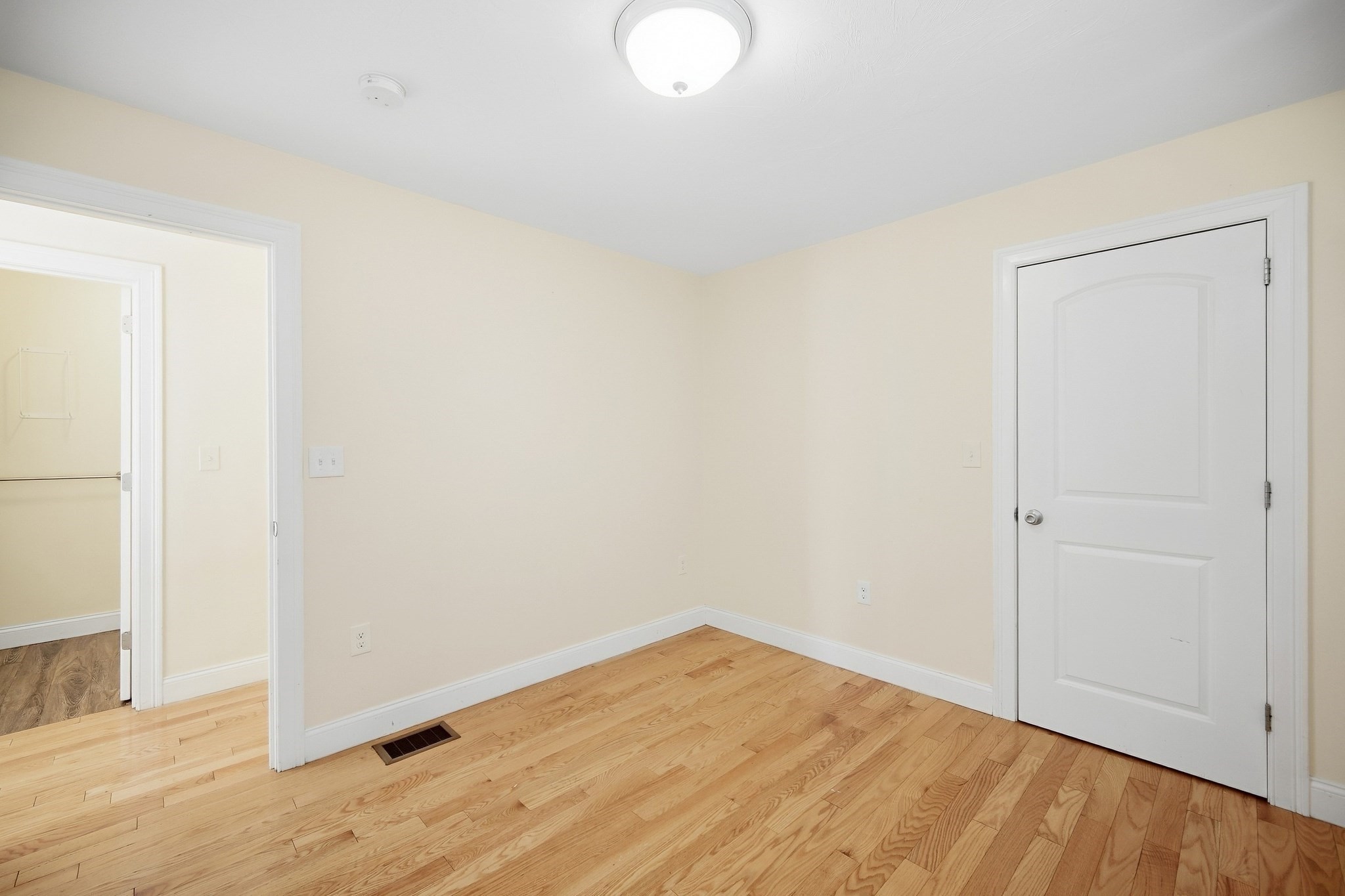 39 Mulberry St Property Photo 11