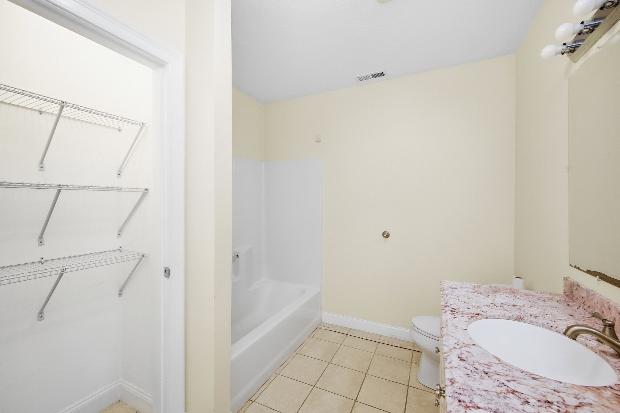 39 Mulberry St Property Photo 16