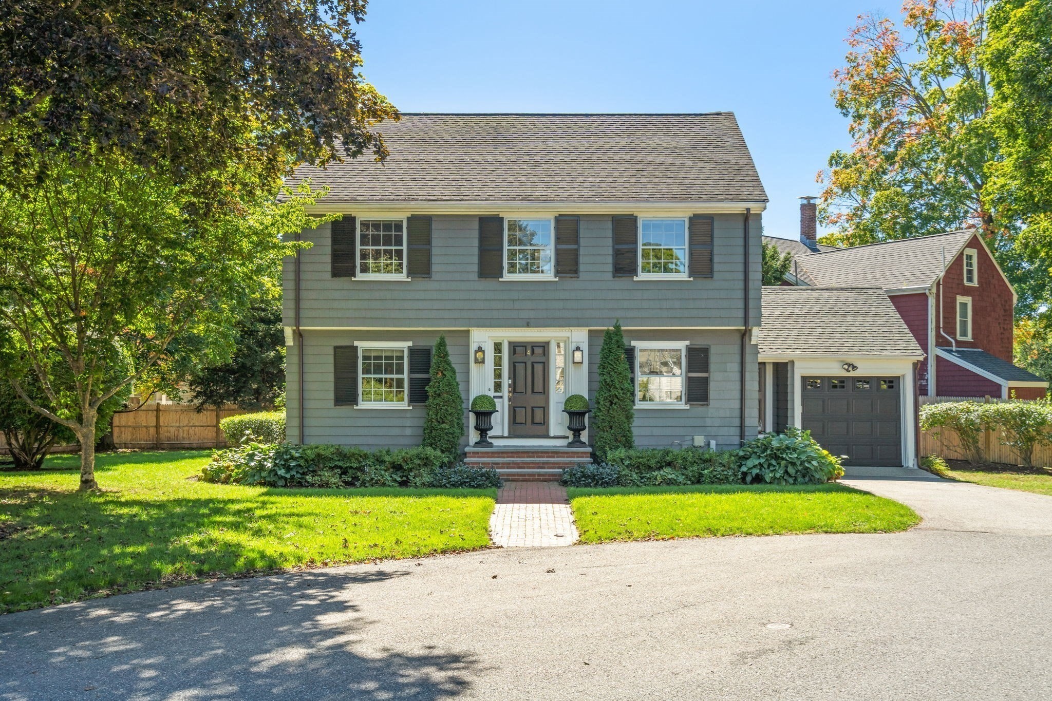 4 Woodlawn Oval Property Photo 2