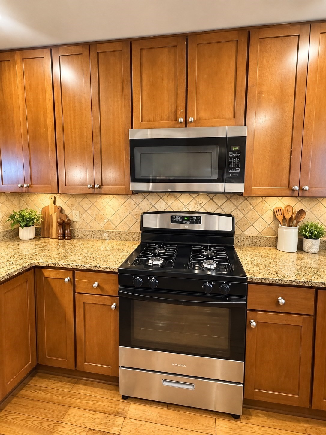 32 Cobden St # 2 Property Photo 4