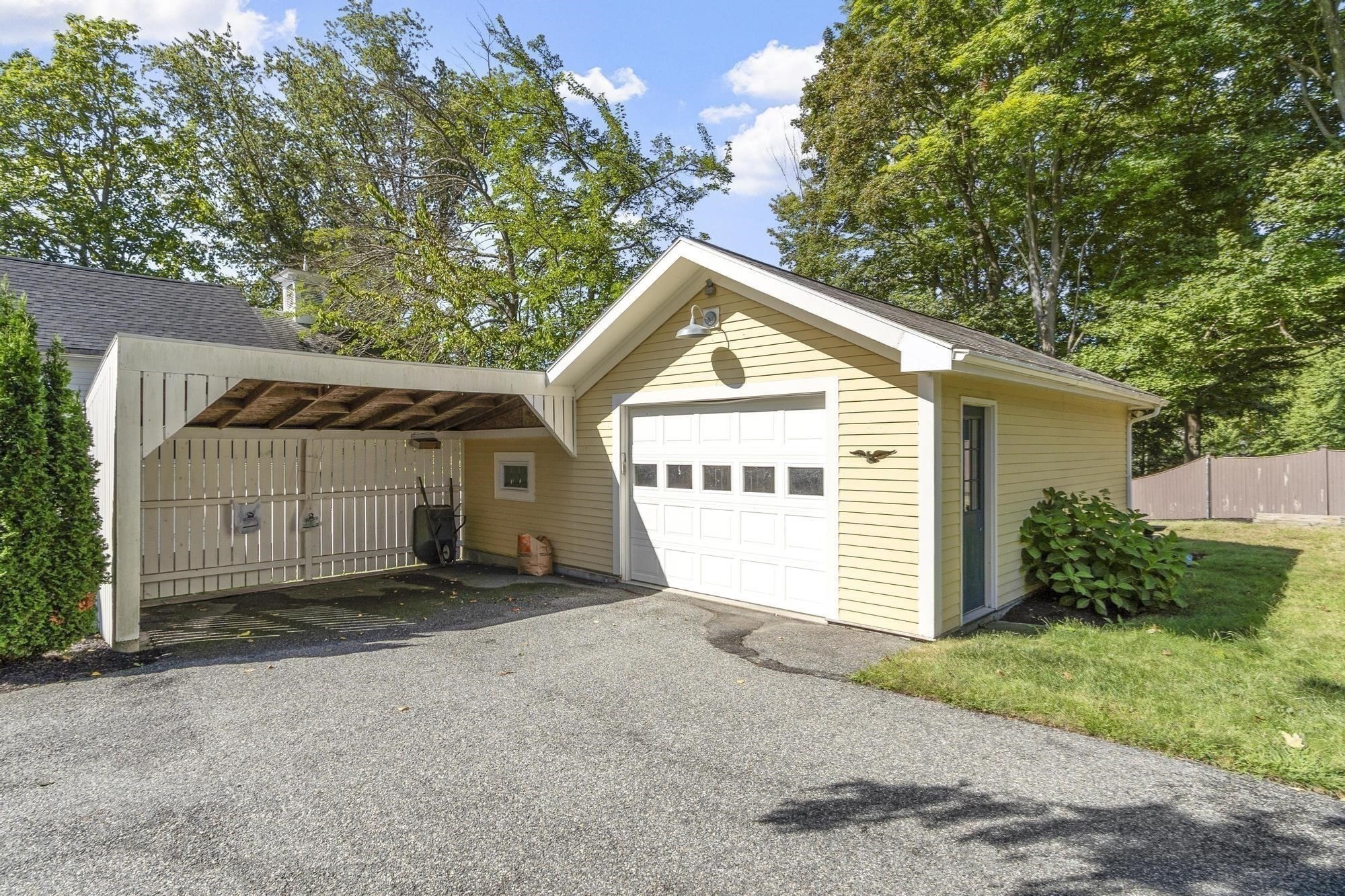 8 Winthrop St Property Photo 5
