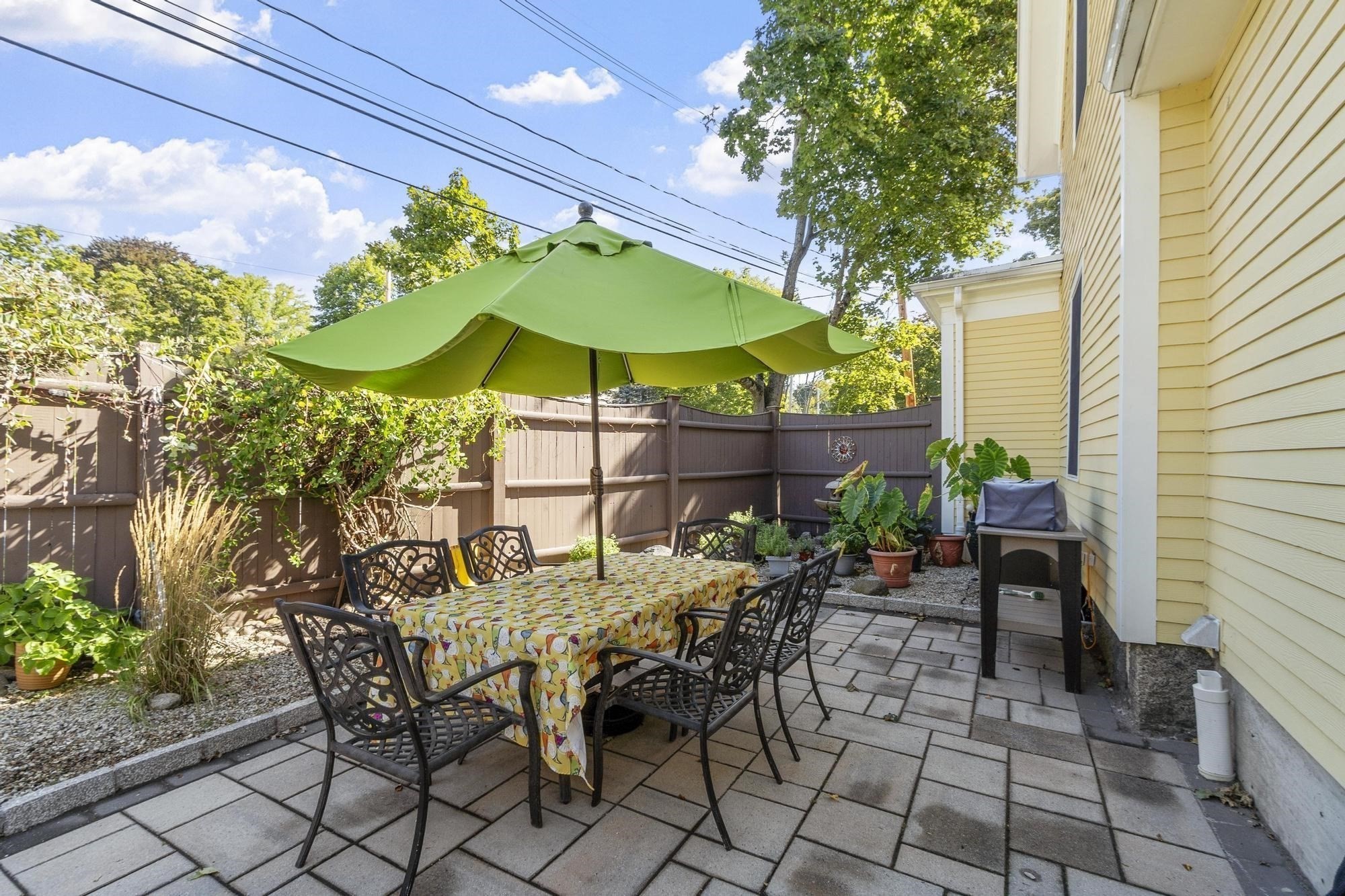 8 Winthrop St Property Photo 15