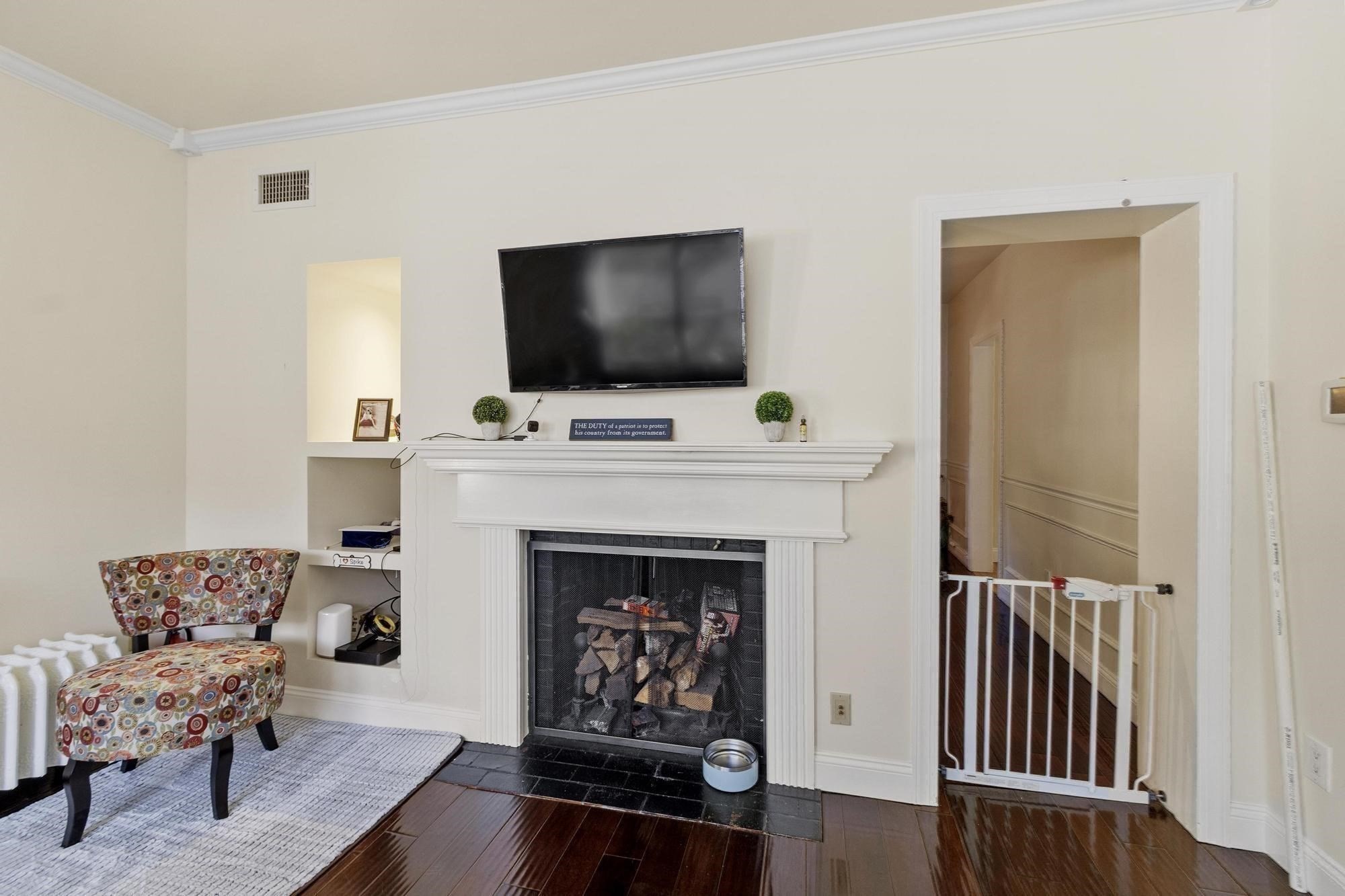 8 Winthrop St Property Photo 17