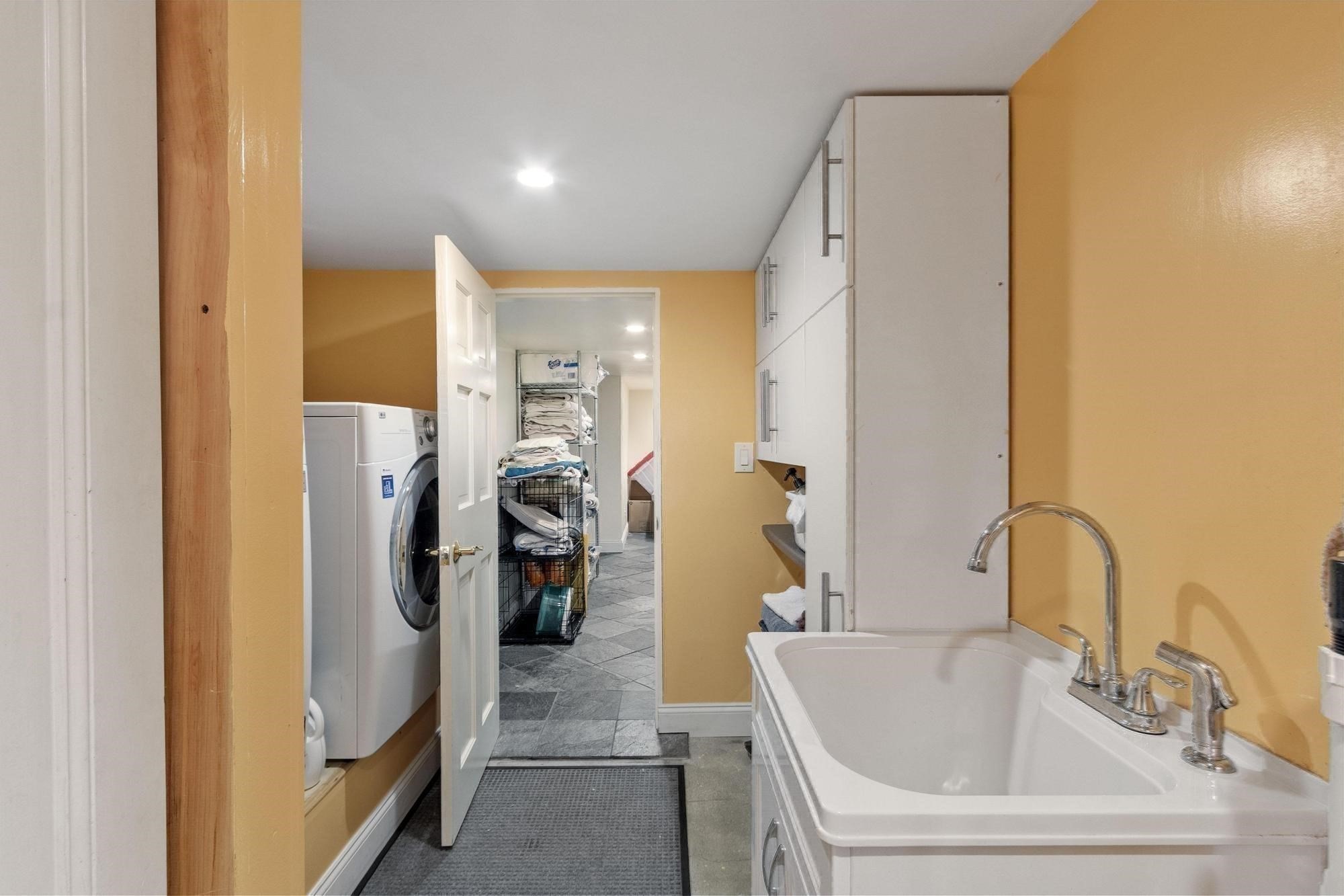 8 Winthrop St Property Photo 22