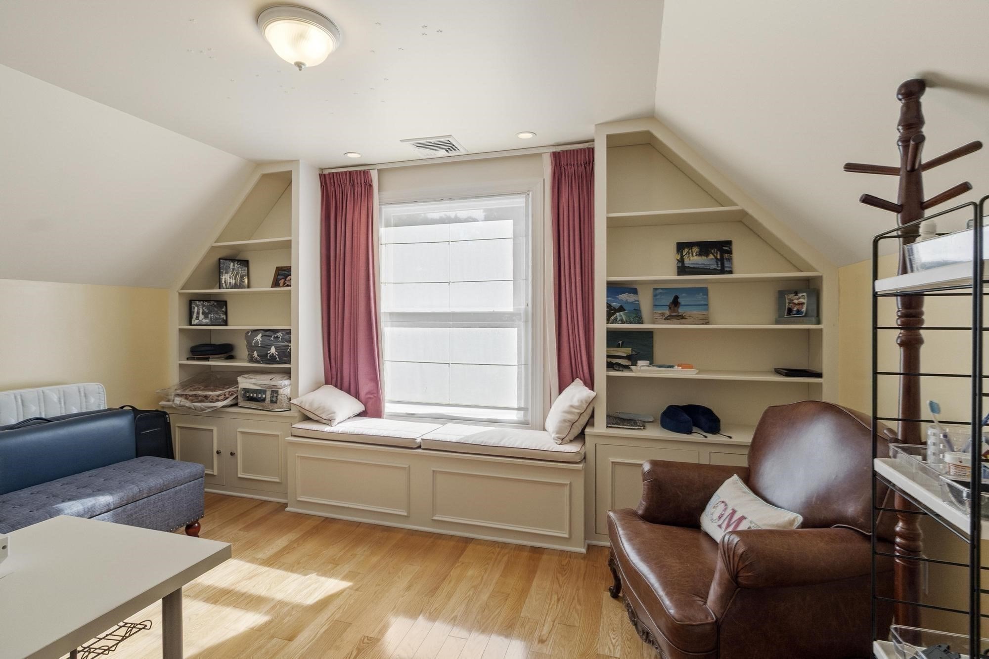 8 Winthrop St Property Photo 28