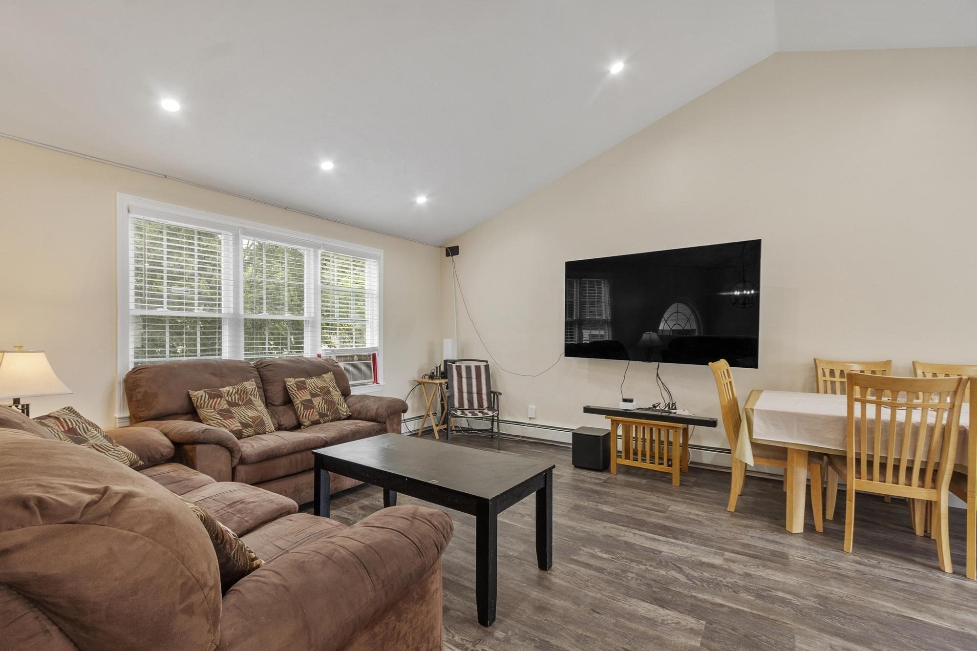 30 2nd St Property Photo 11