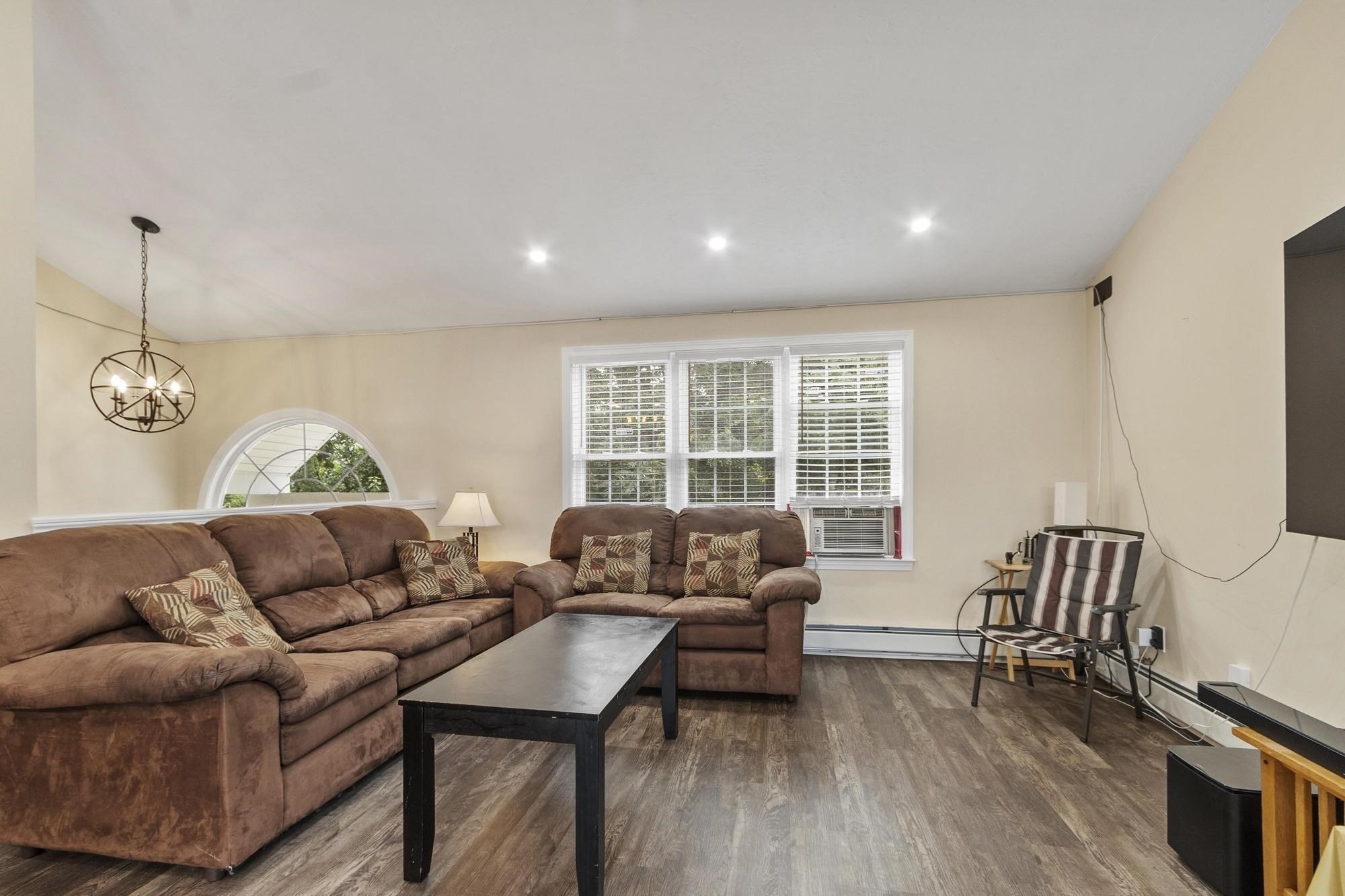 30 2nd St Property Photo 13