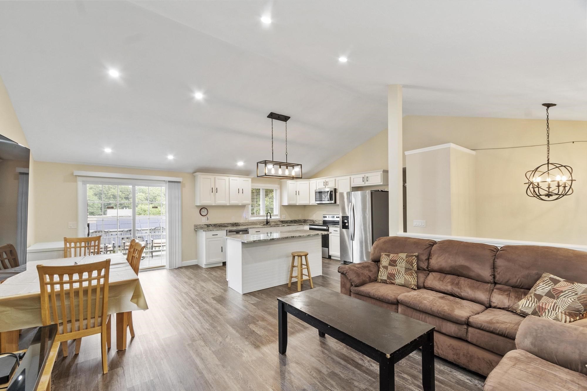 30 2nd St Property Photo 14