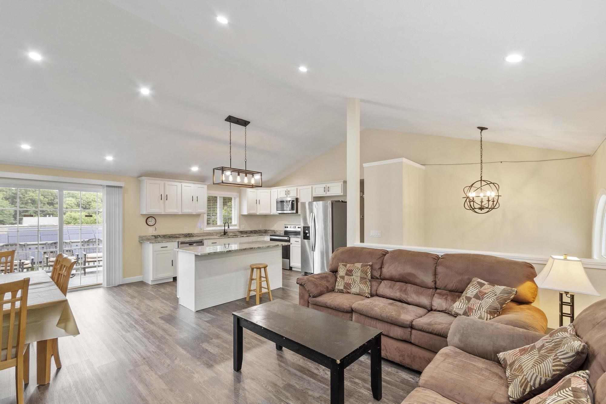 30 2nd St Property Photo 15