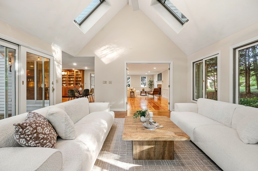 6 Olde Meetinghouse Road Property Photo 11