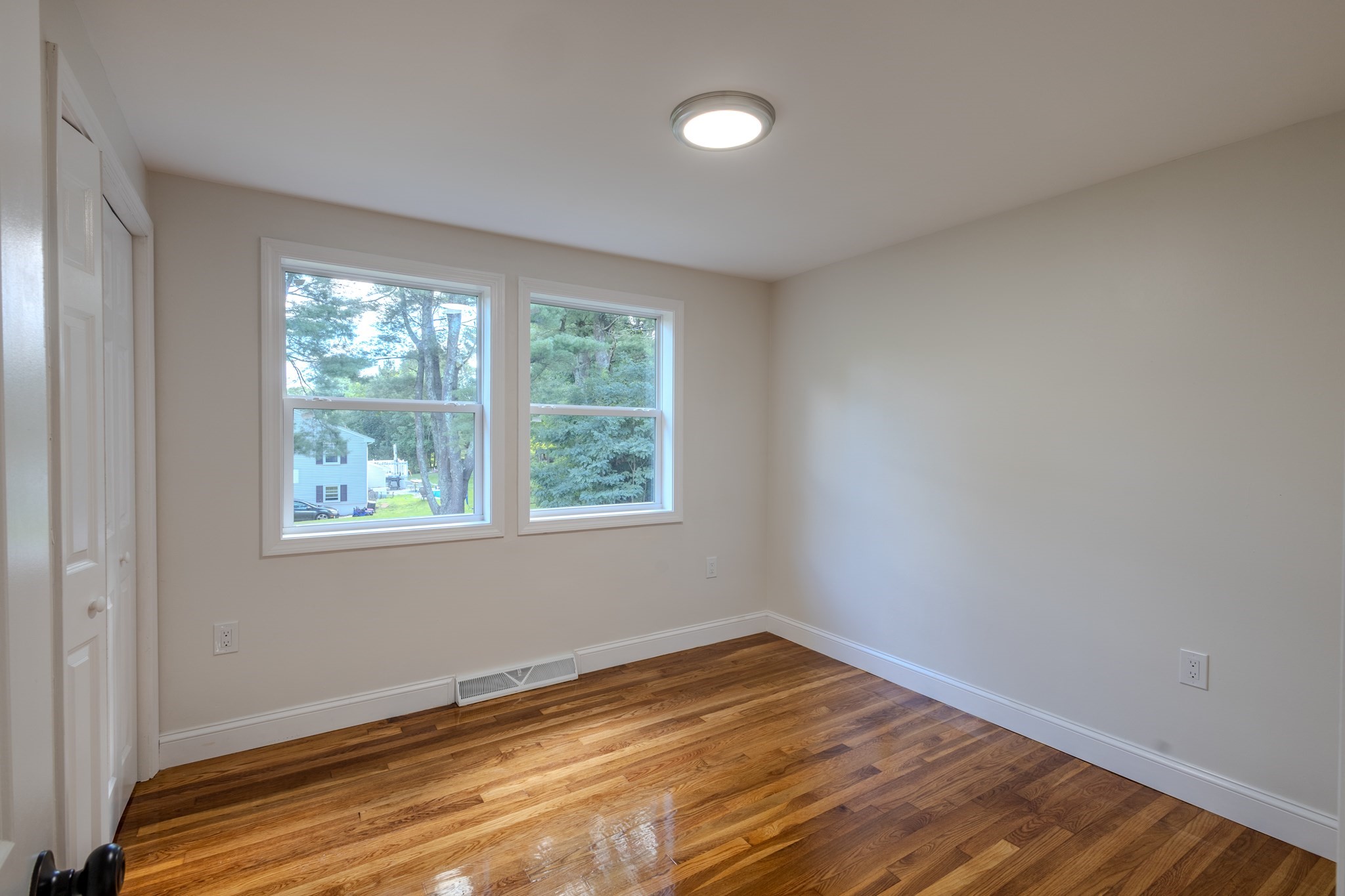 308 Laurel St Property Photo 23