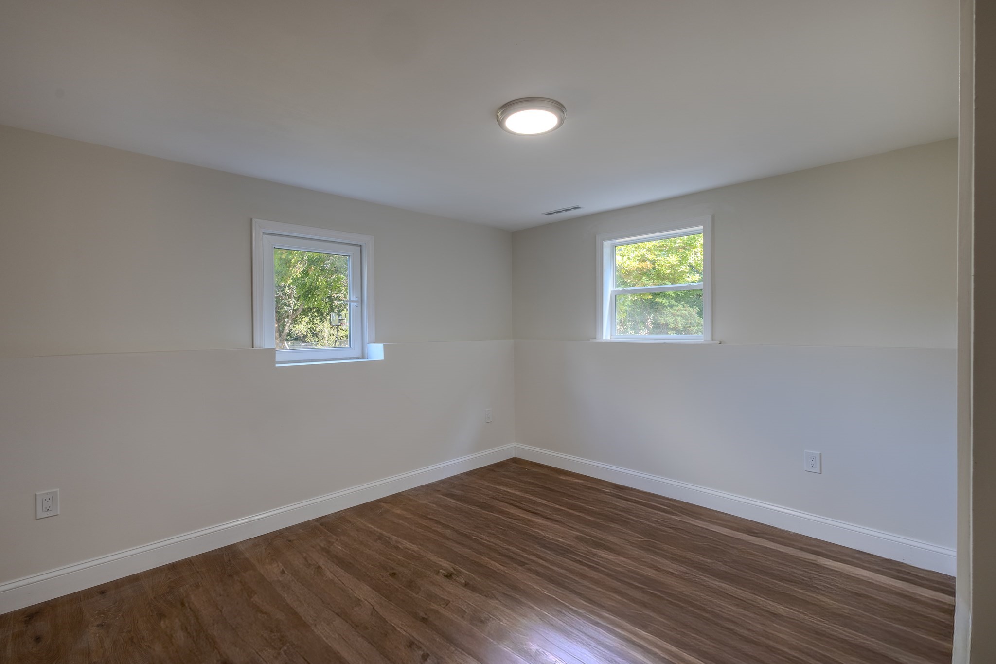 308 Laurel St Property Photo 31
