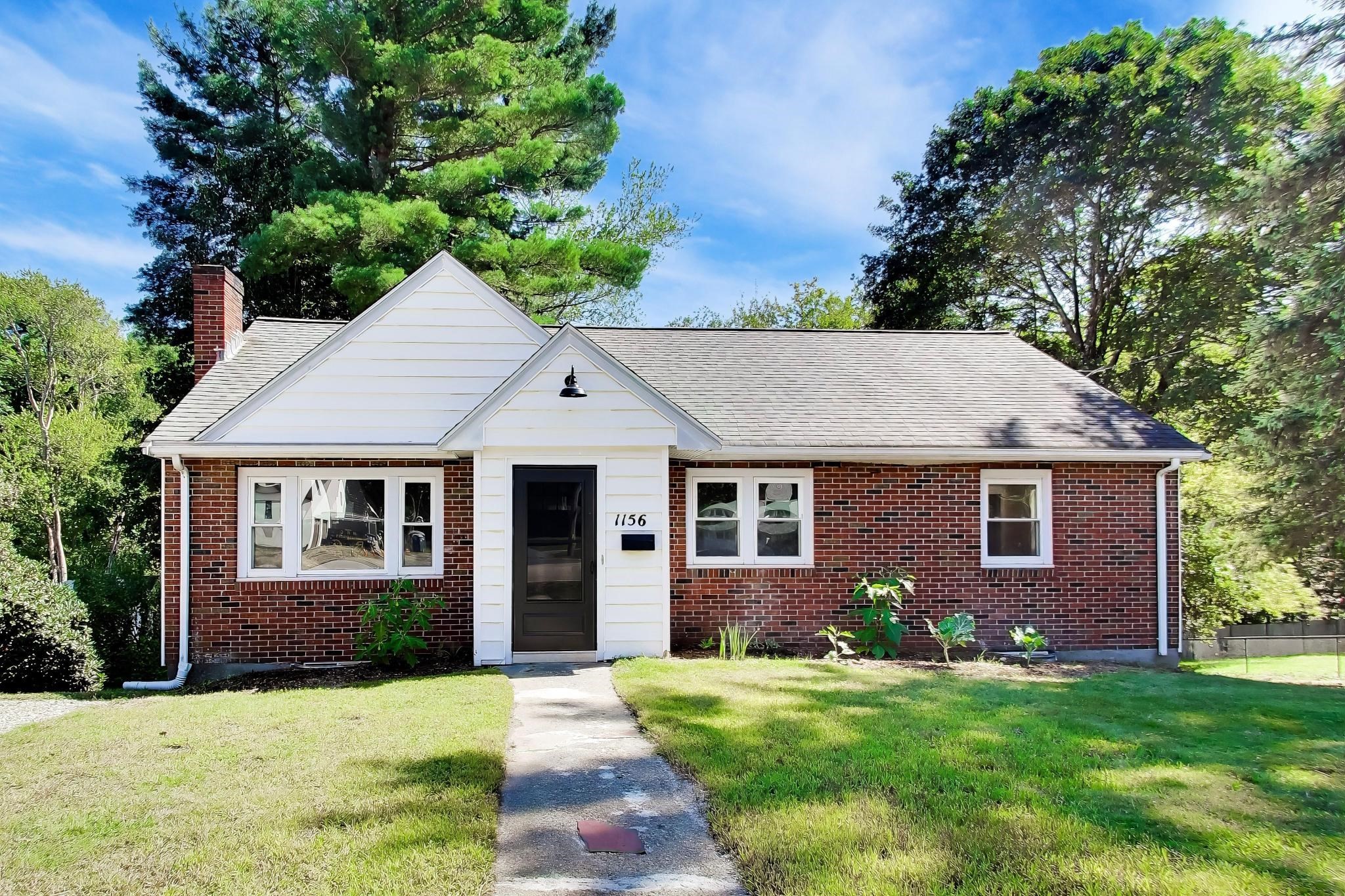 1156 Washington St Property Photo 1