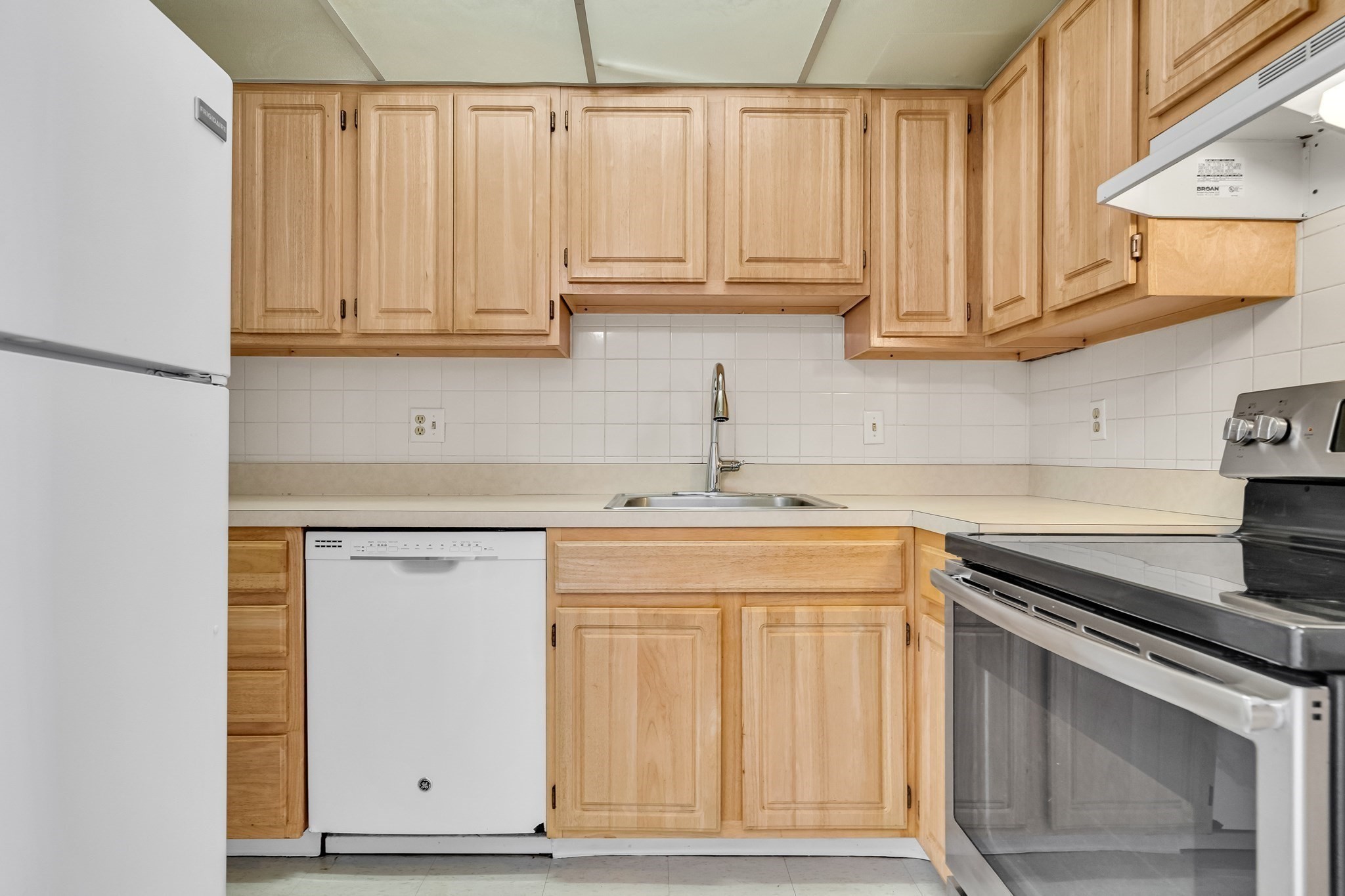 2353 Massachusetts # 31 Property Photo 8