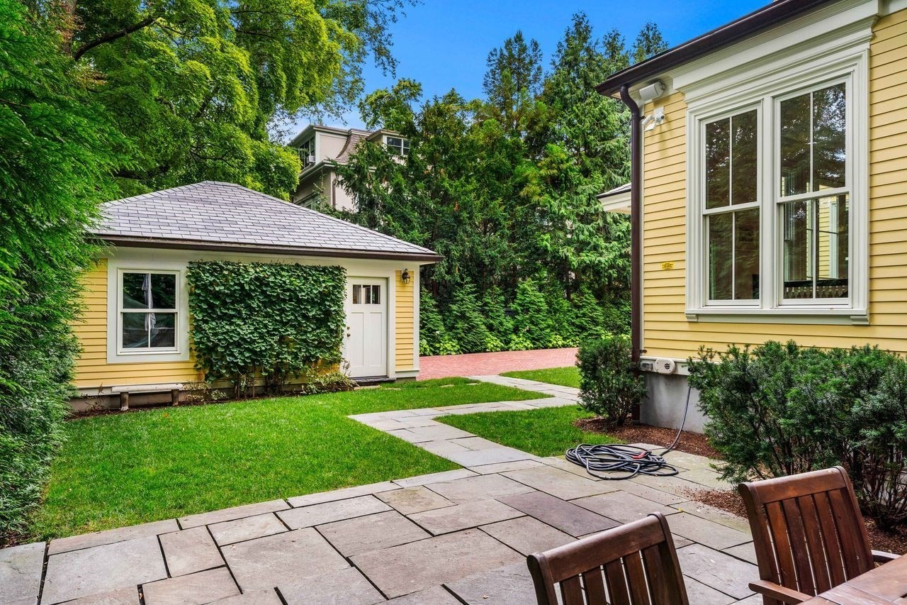 68 Sparks Street Property Photo 35