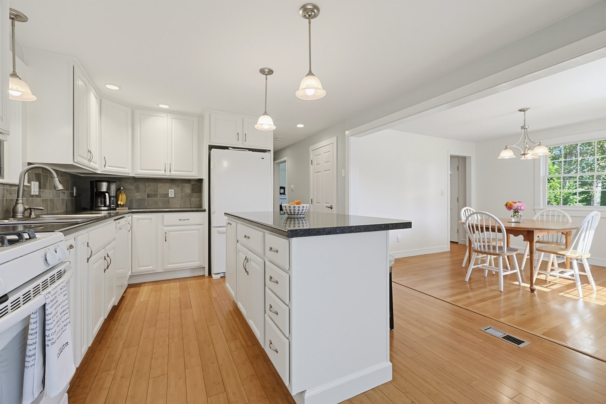 80 Pearl Street Property Photo 5