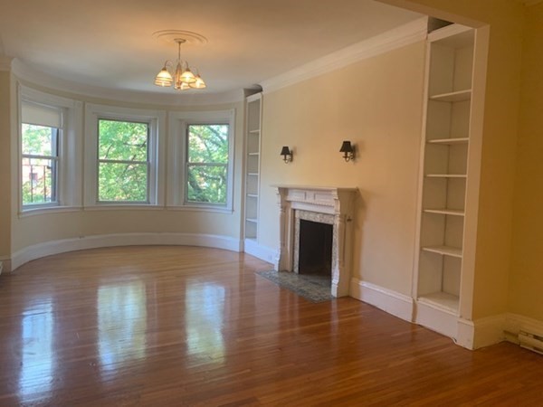 154 Newbury St Property Photo 1