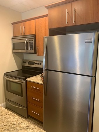154 Newbury St Property Photo 4