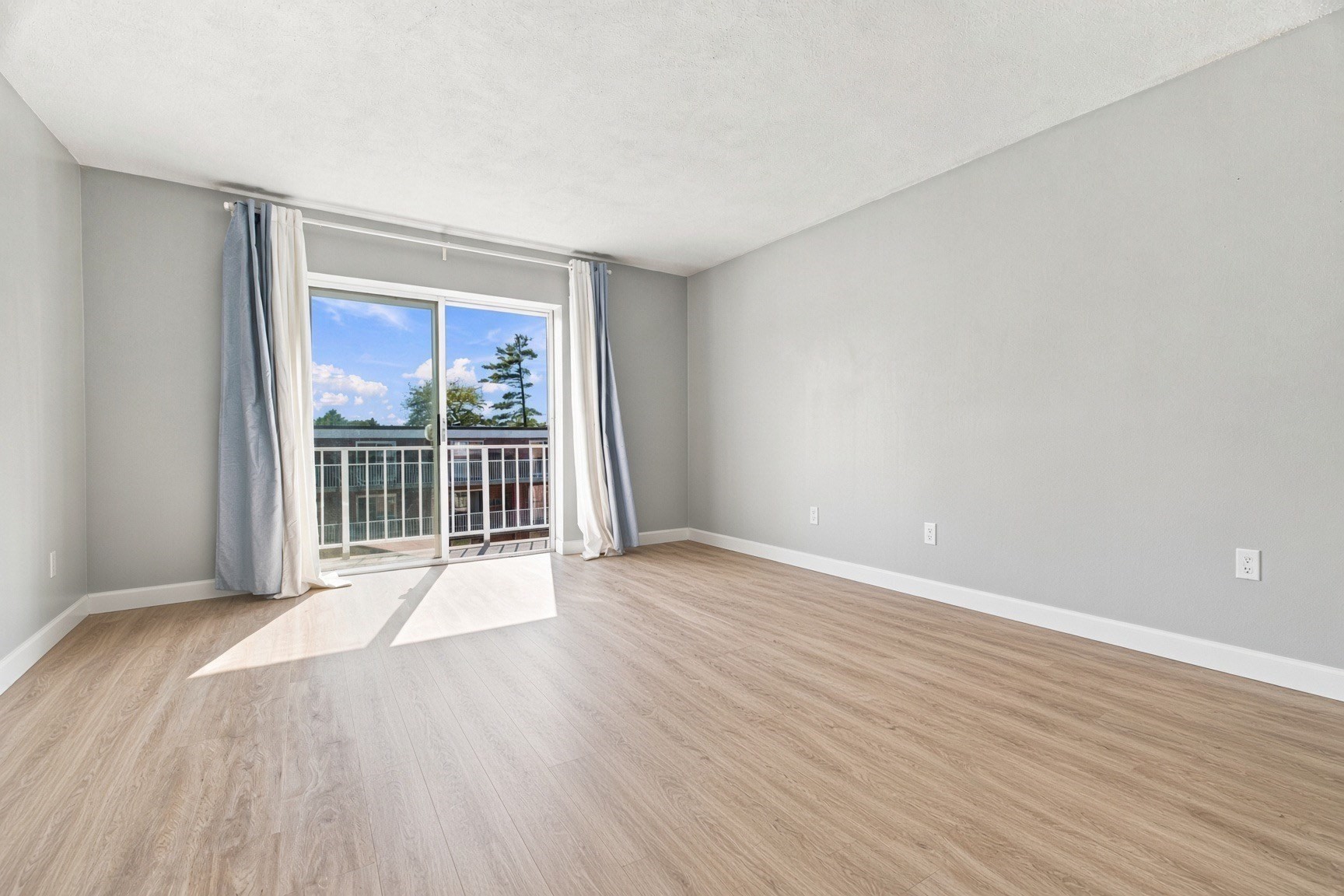 55 Greentree Lane # 49 Property Photo 5