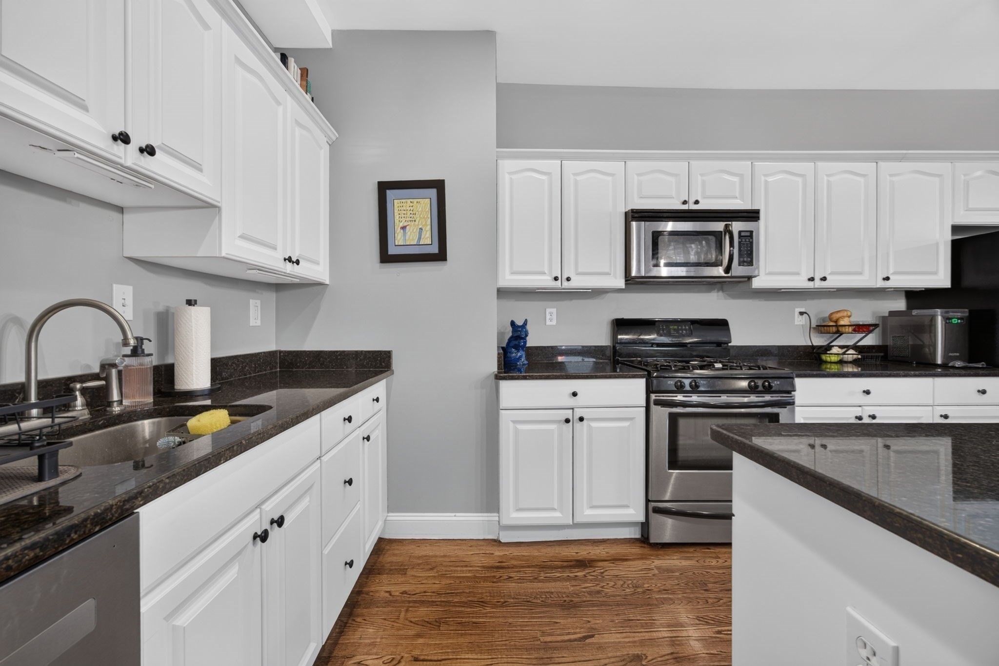 131 Derby St # 1r Property Photo 6