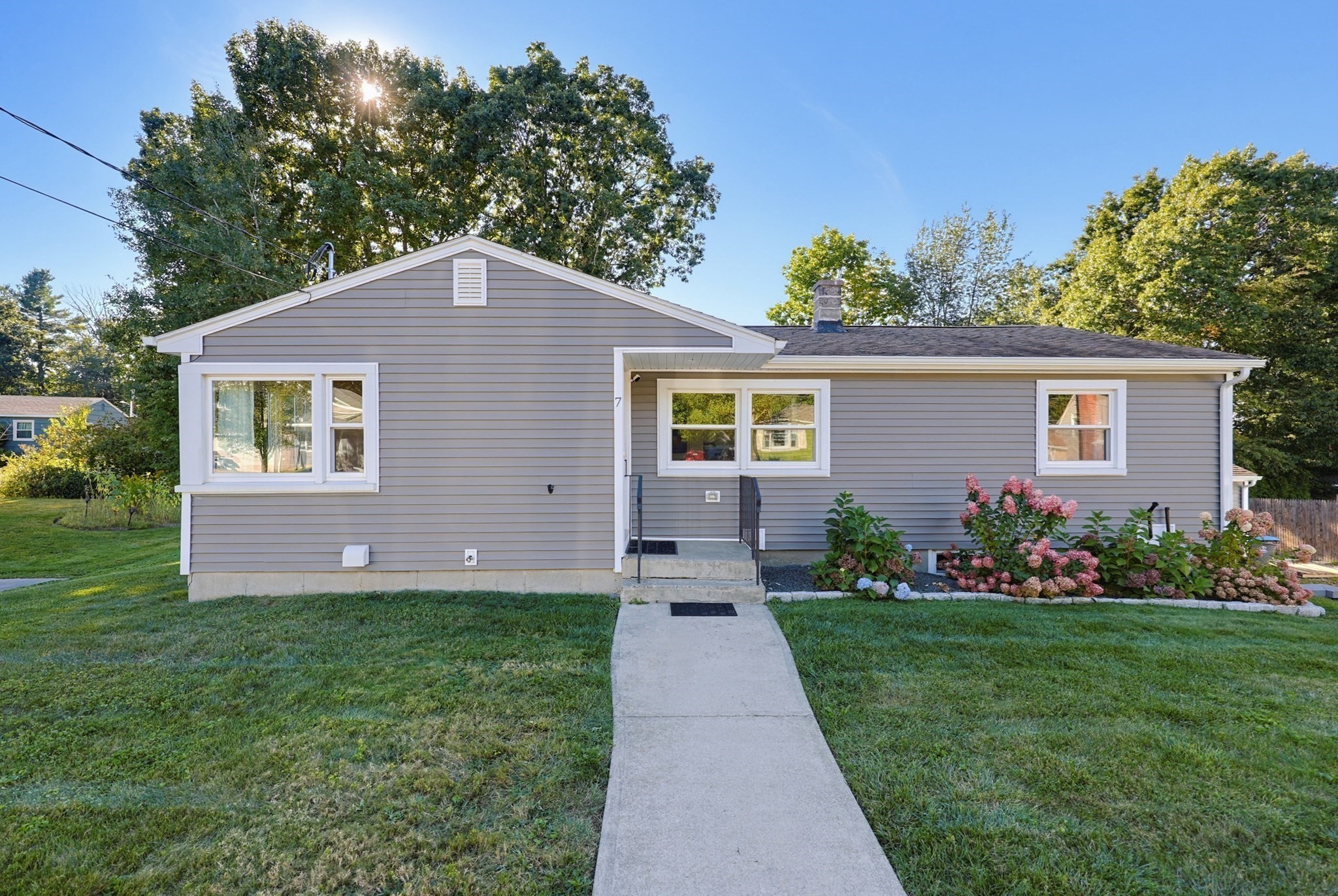 7 Phoenix Road Property Photo 2