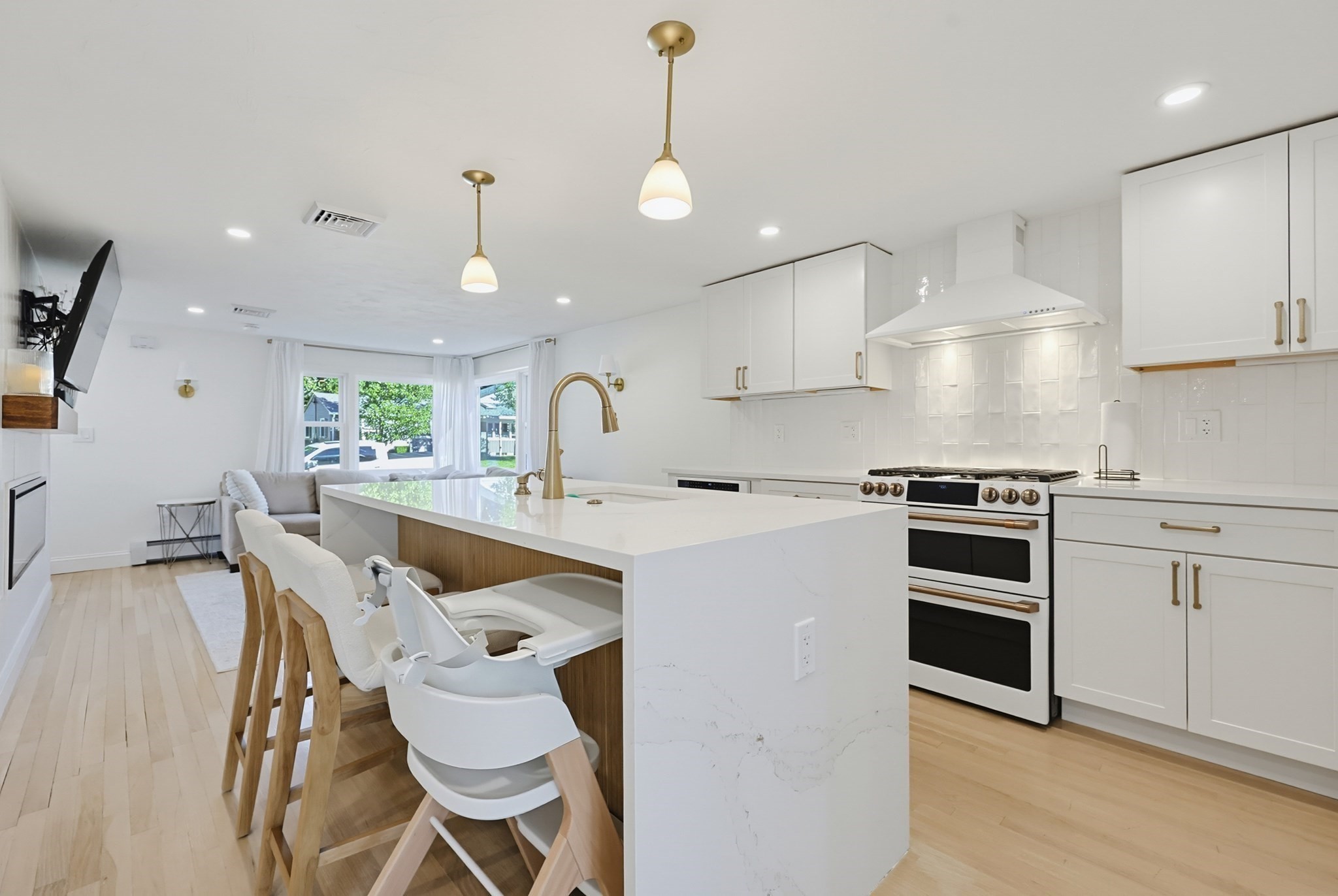 7 Phoenix Road Property Photo 5