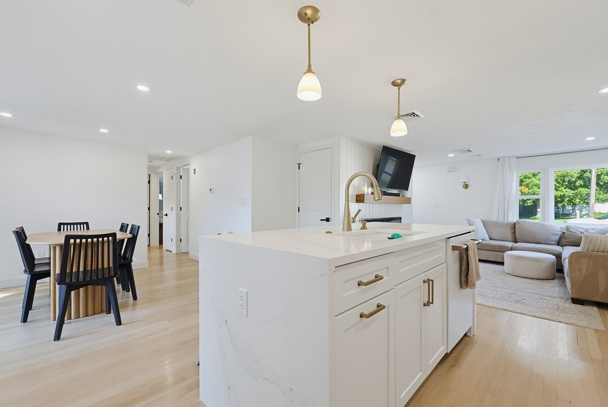 7 Phoenix Road Property Photo 8