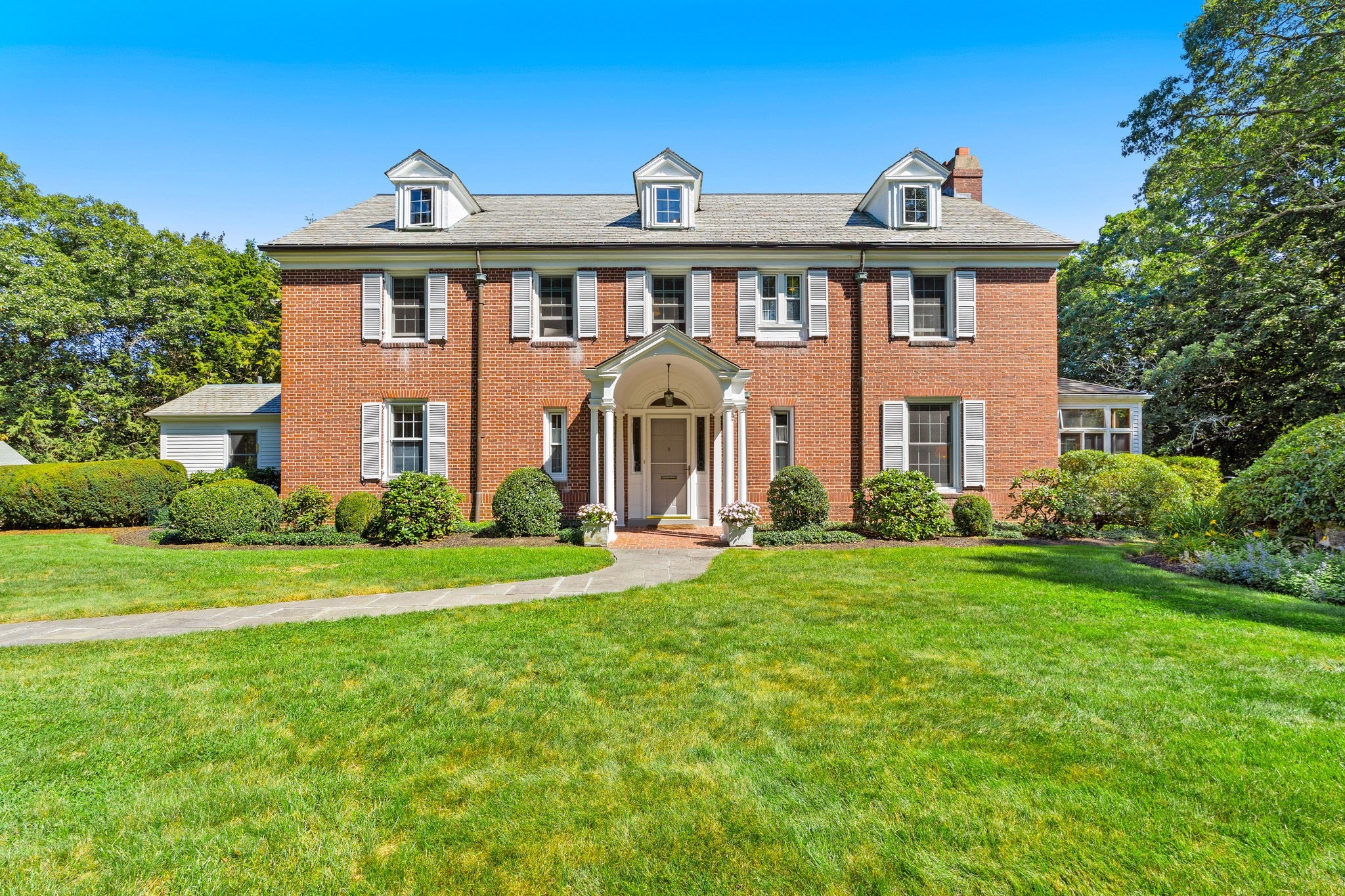 8 Oakmount Circle Property Photo 1