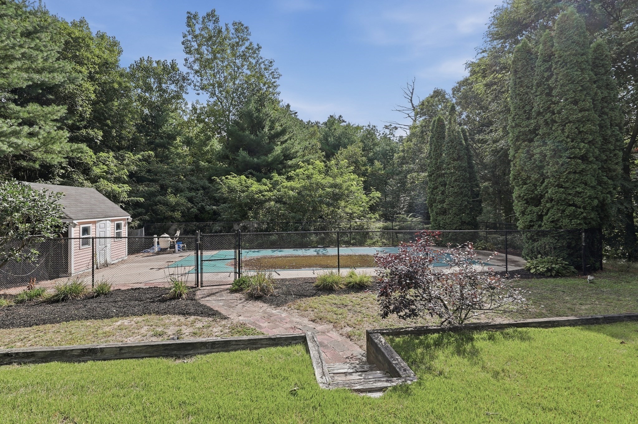 6 Laurel Road Property Photo 35