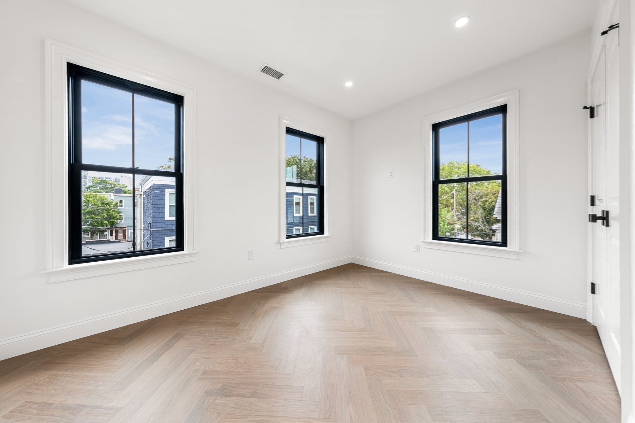 15 Hunting Street # 6 Property Photo 12