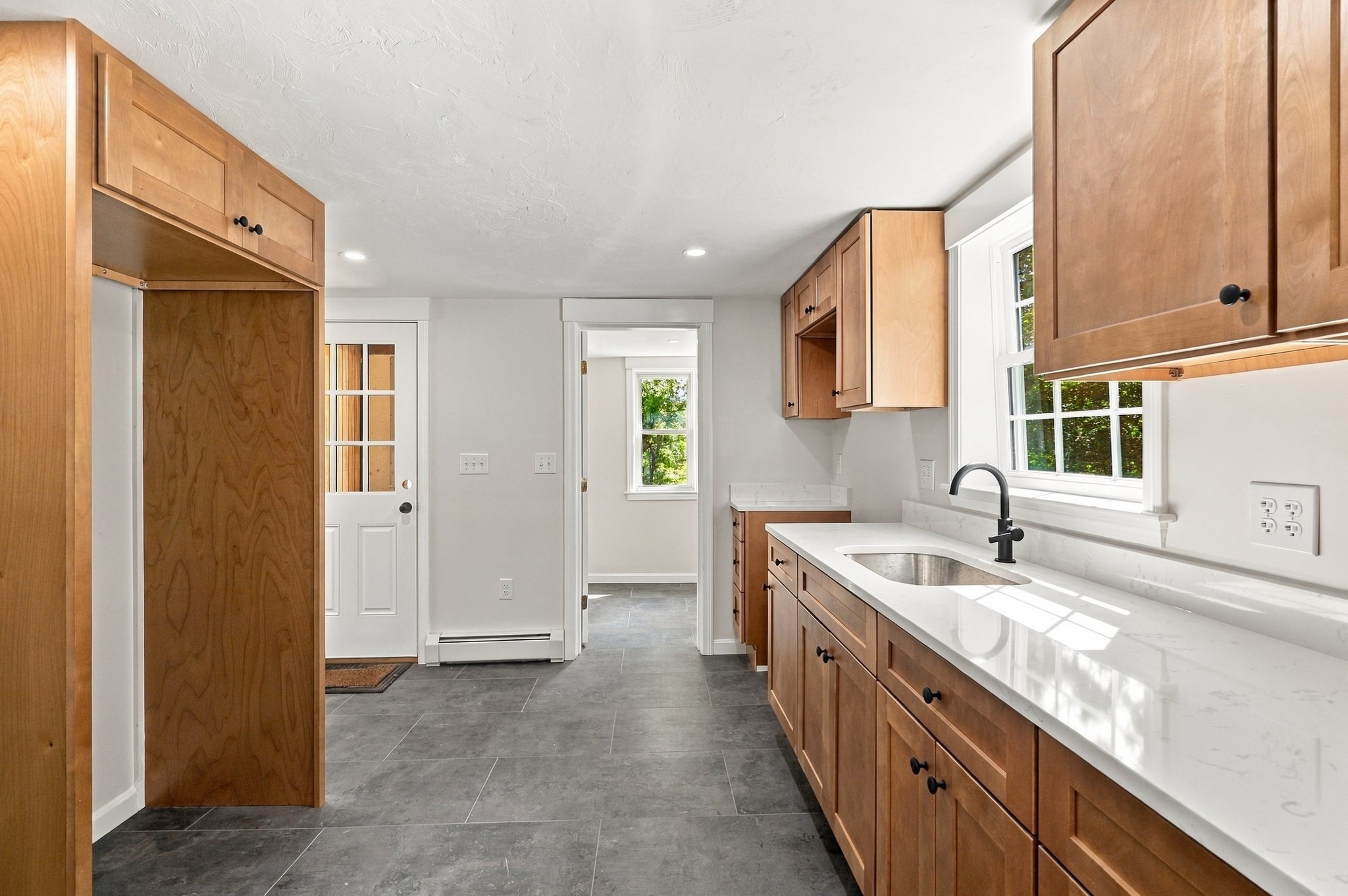 234 Purchase St Property Photo 5