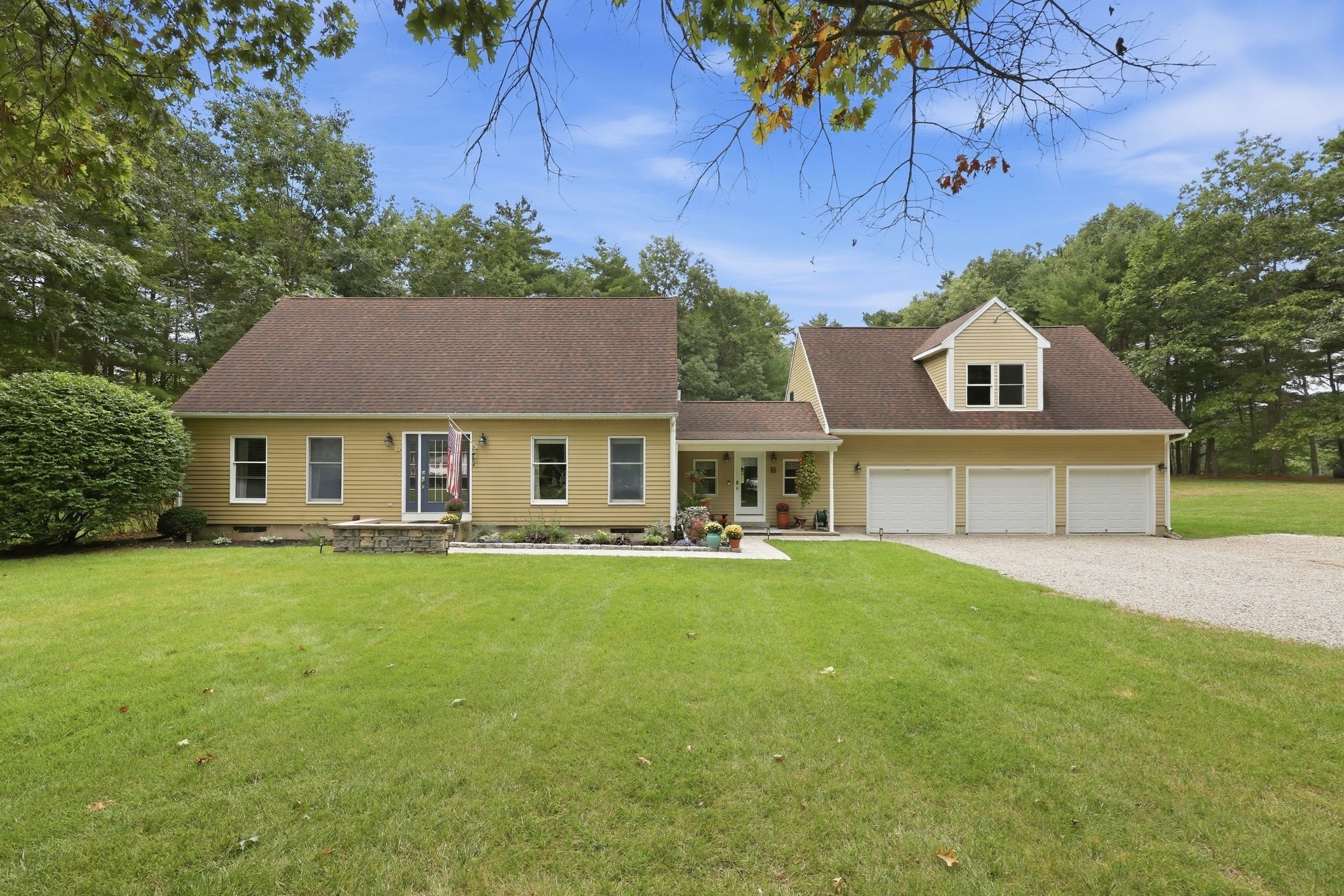 6 Brittany Dr Property Photo 1