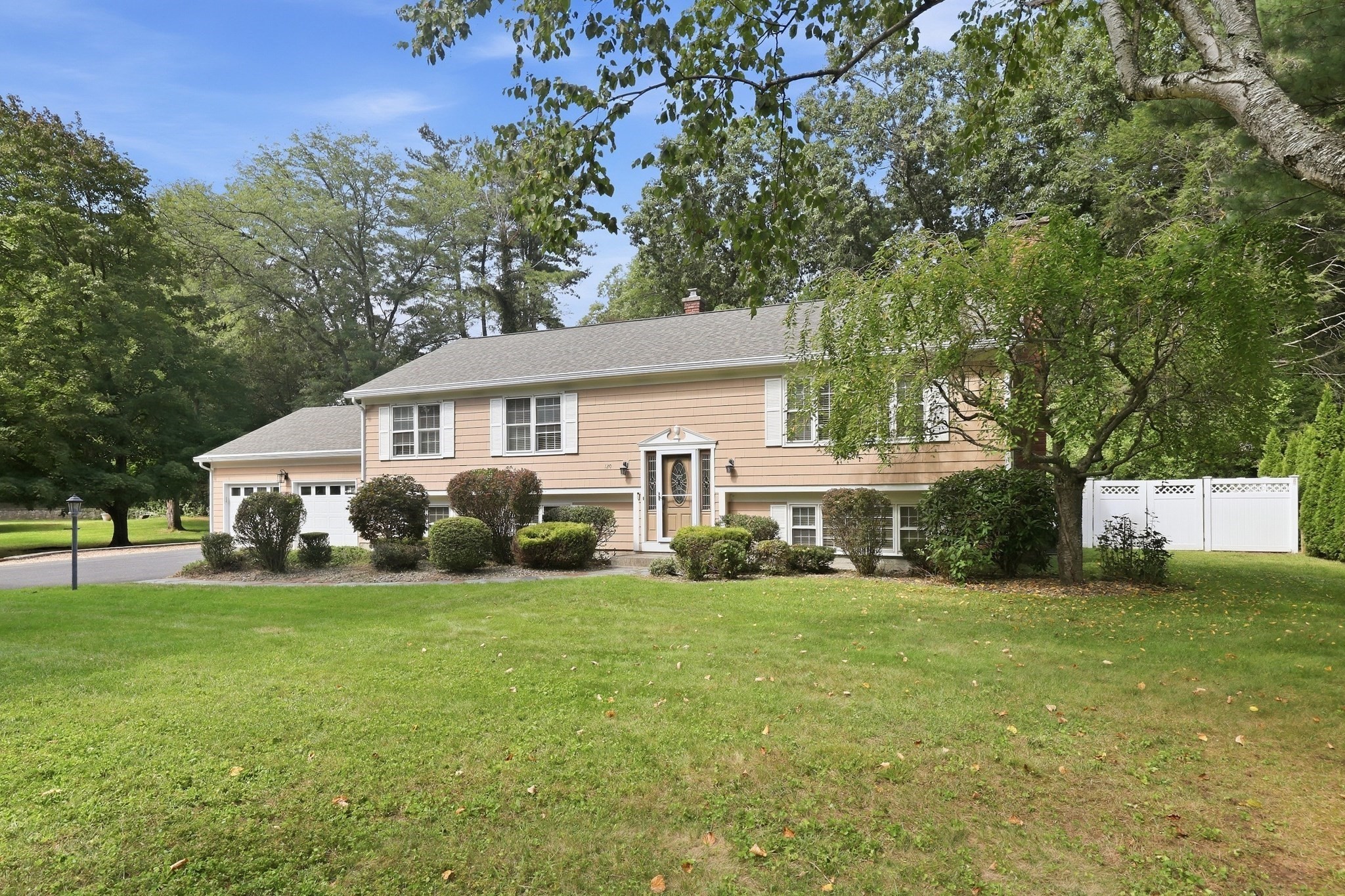 120 Coventry Lane Property Photo 1