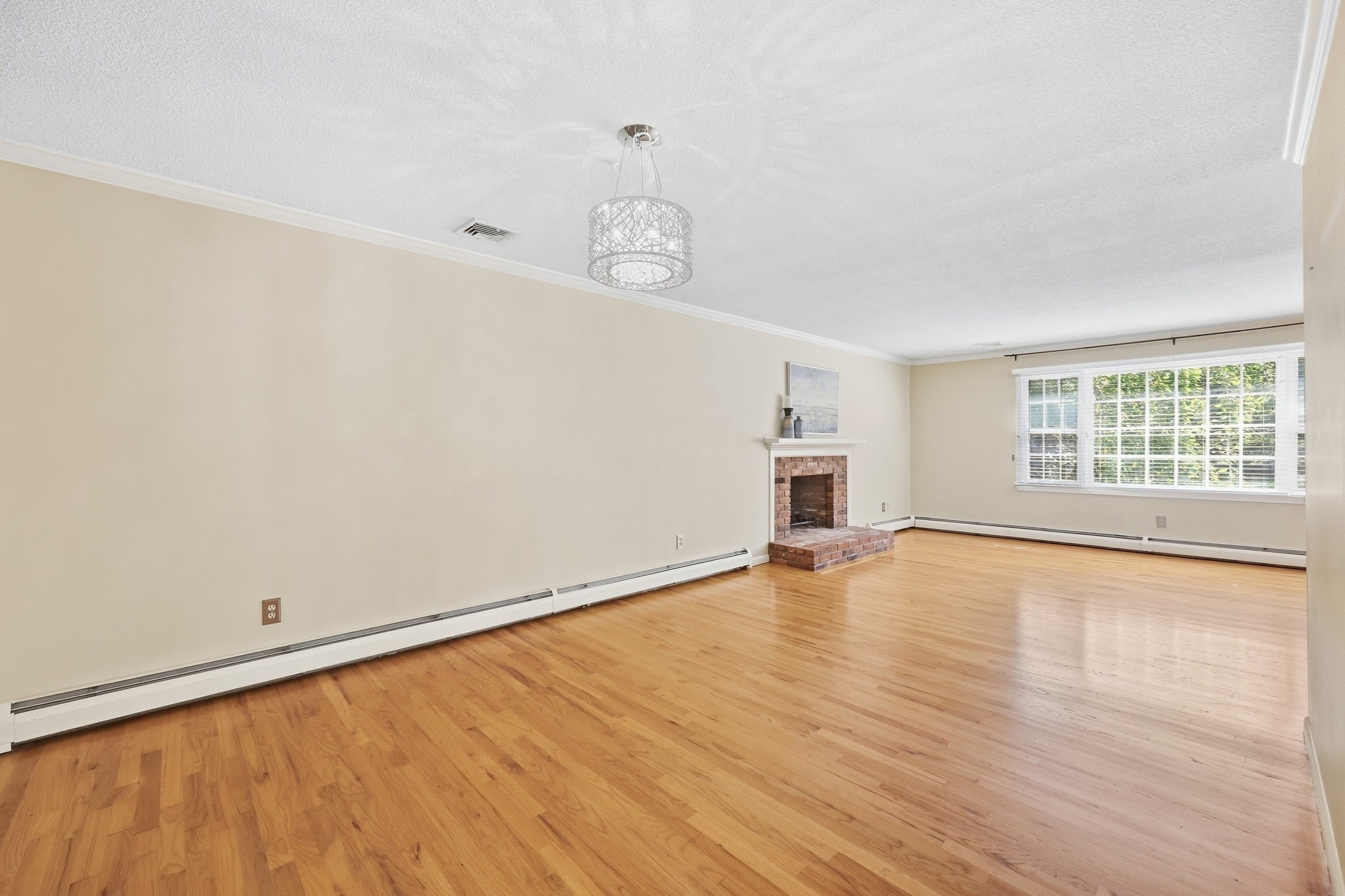 120 Coventry Lane Property Photo 6