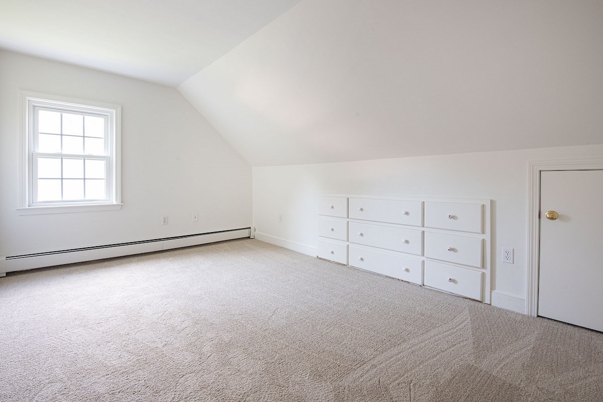 28 Middle St Property Photo 18