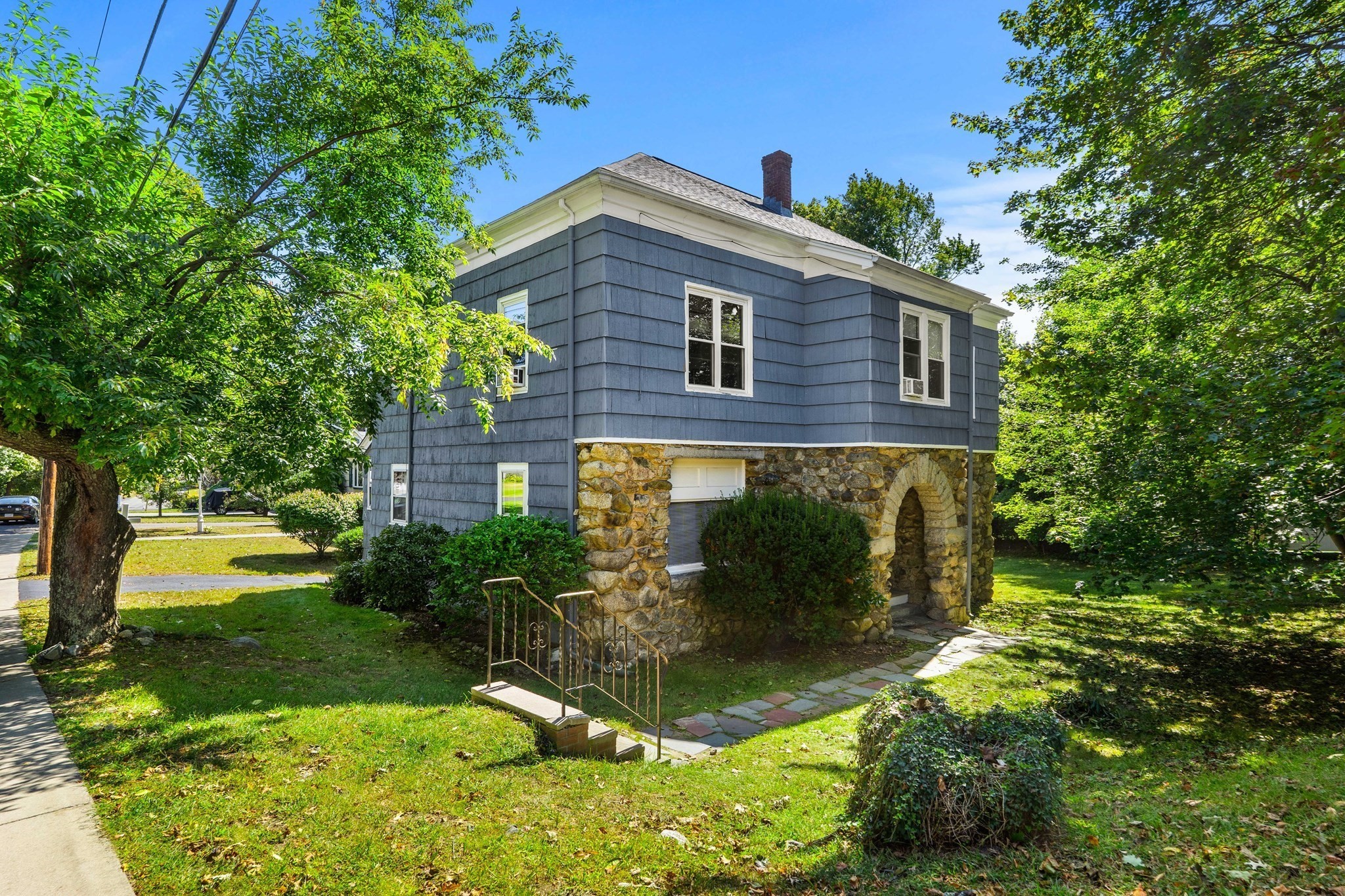 131 Altamont Ave Property Photo 1