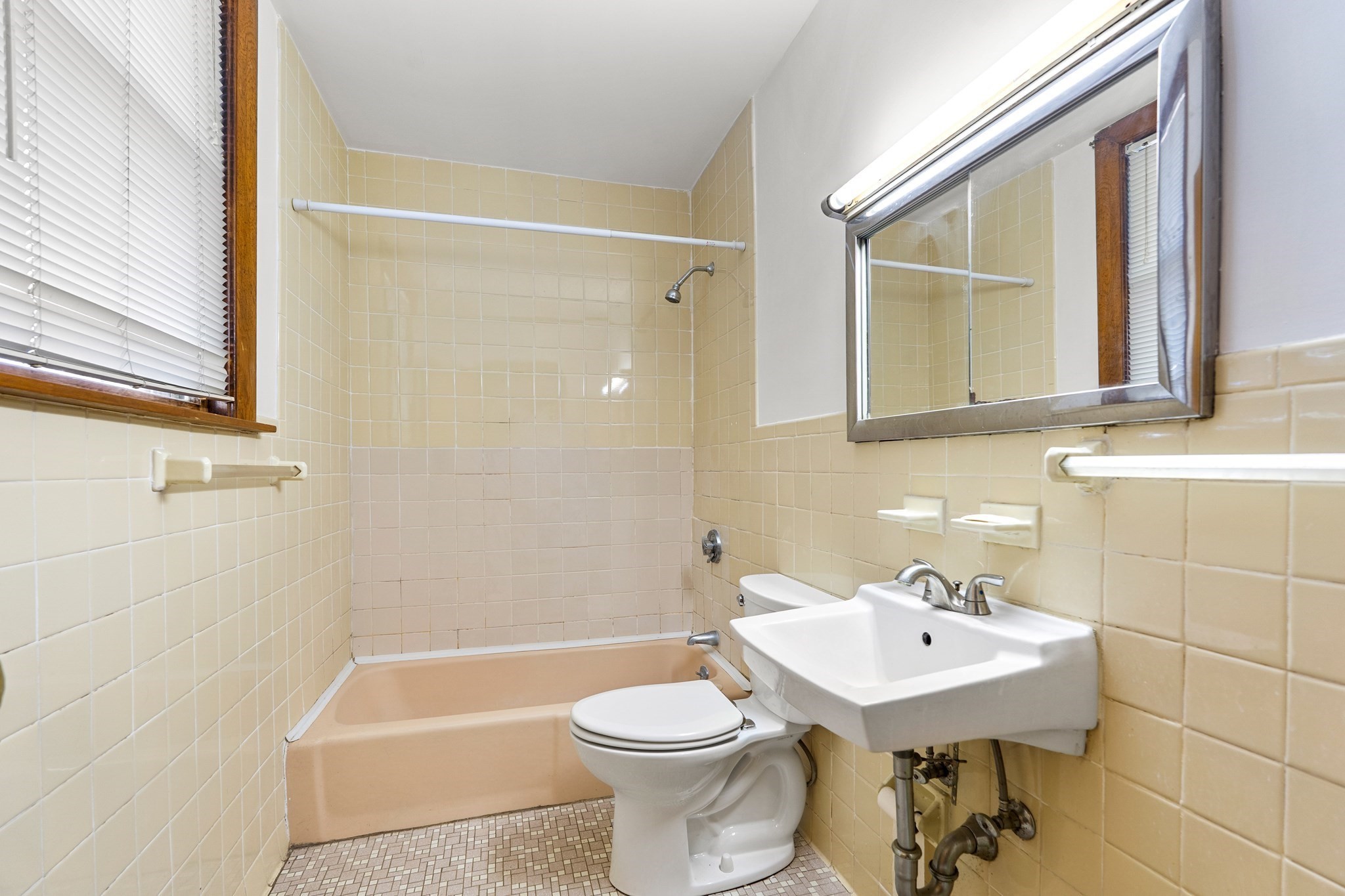 131 Altamont Ave Property Photo 9