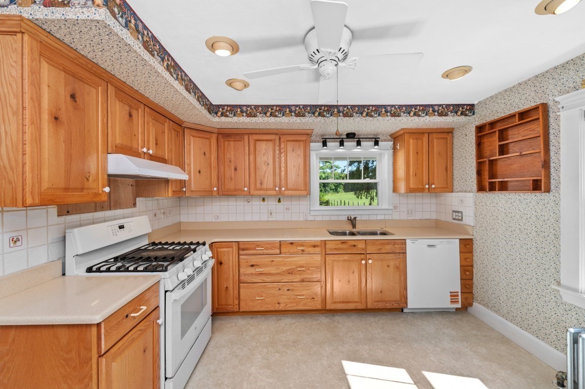 65 Walnut Street Property Photo 13