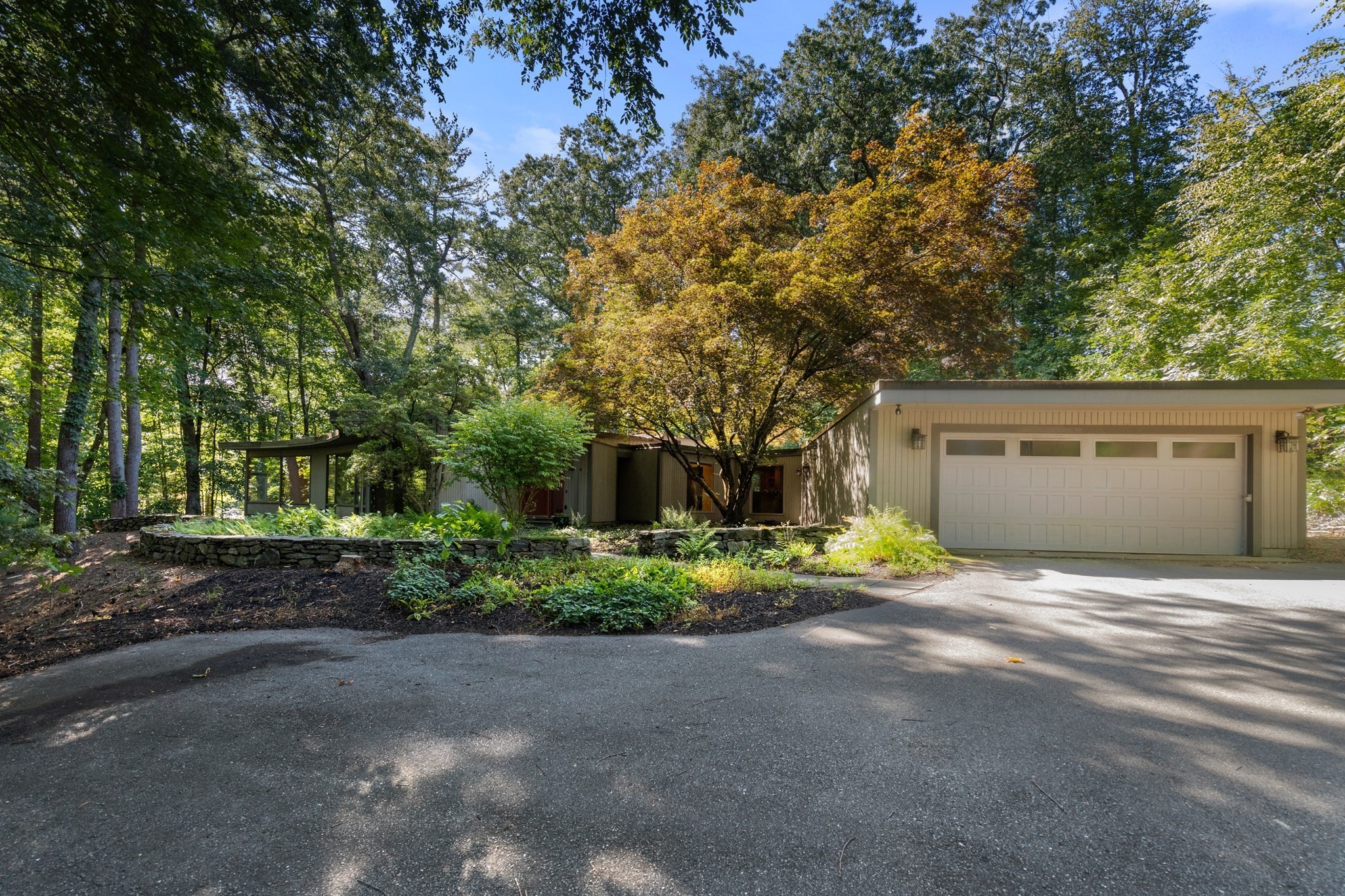 688 Annursnac Hill Property Photo 1