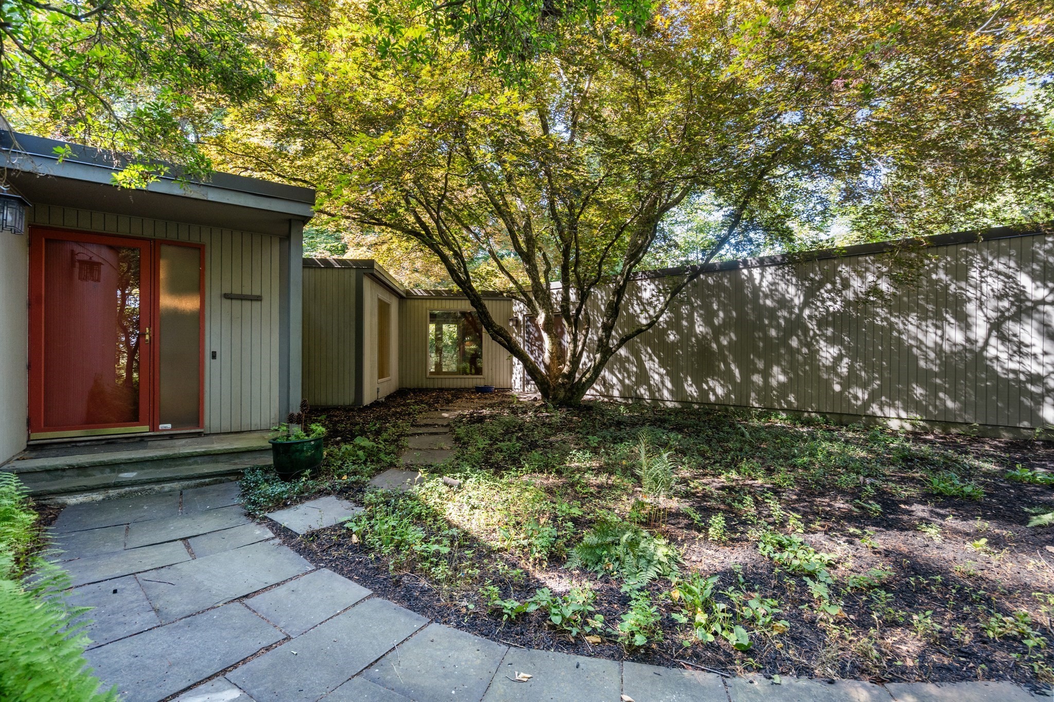 688 Annursnac Hill Property Photo 2