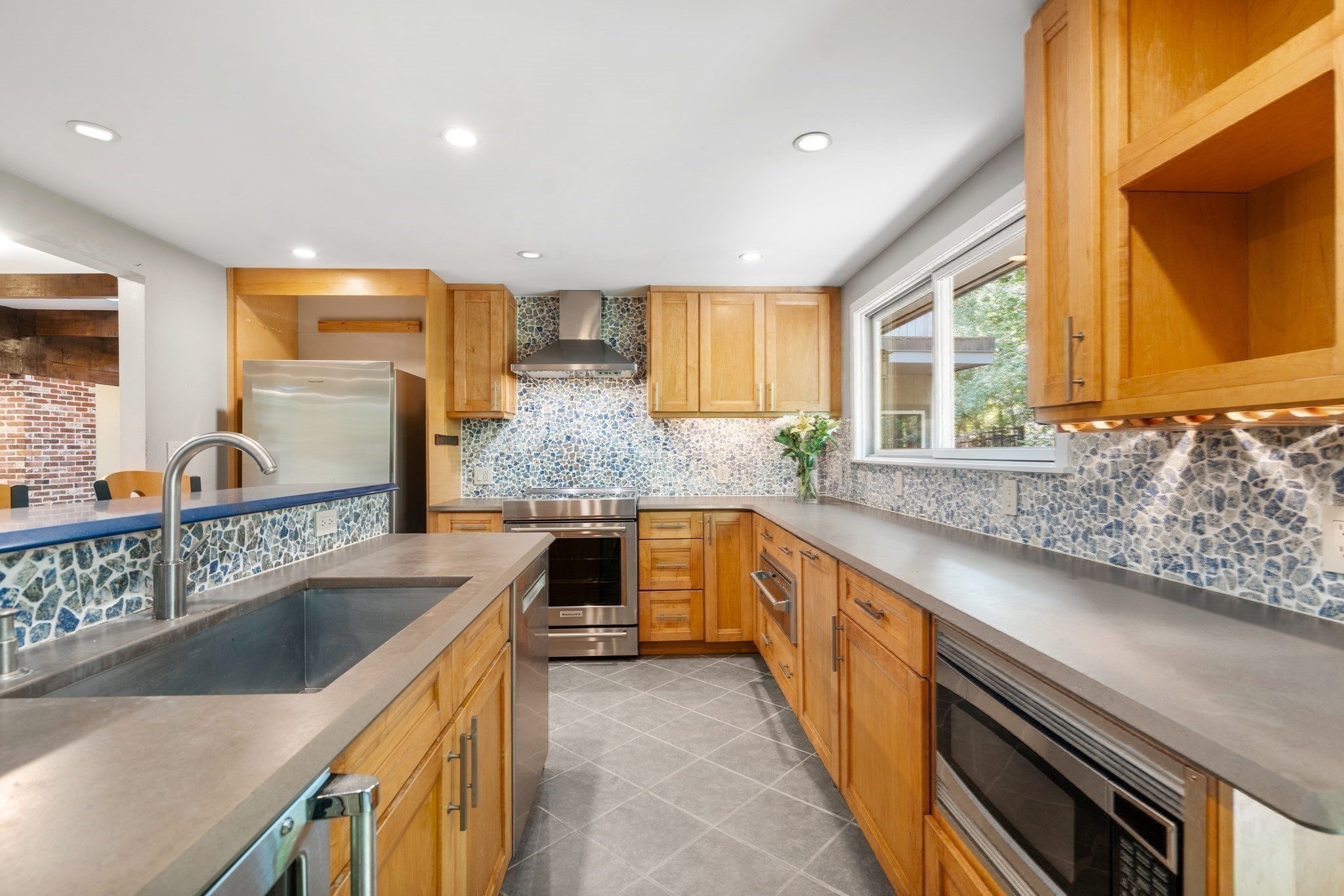 688 Annursnac Hill Property Photo 13