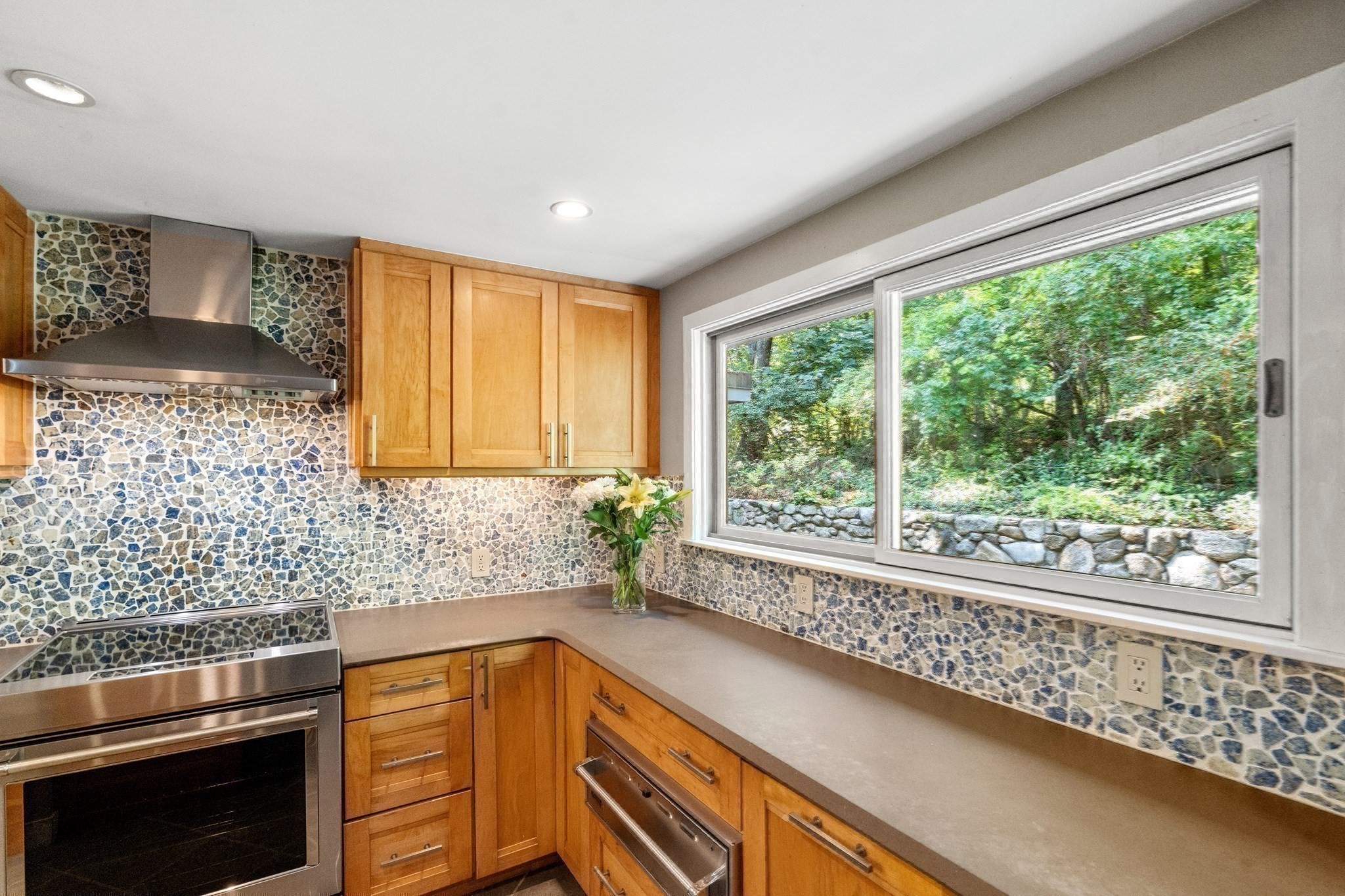 688 Annursnac Hill Property Photo 17