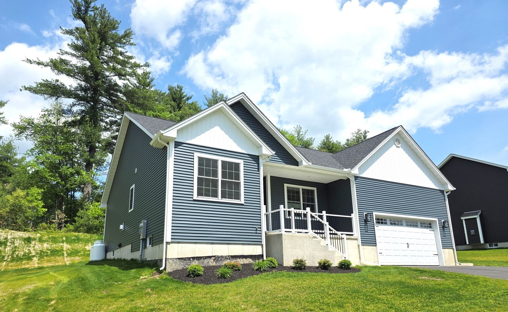 15 High Bluff Property Photo 1
